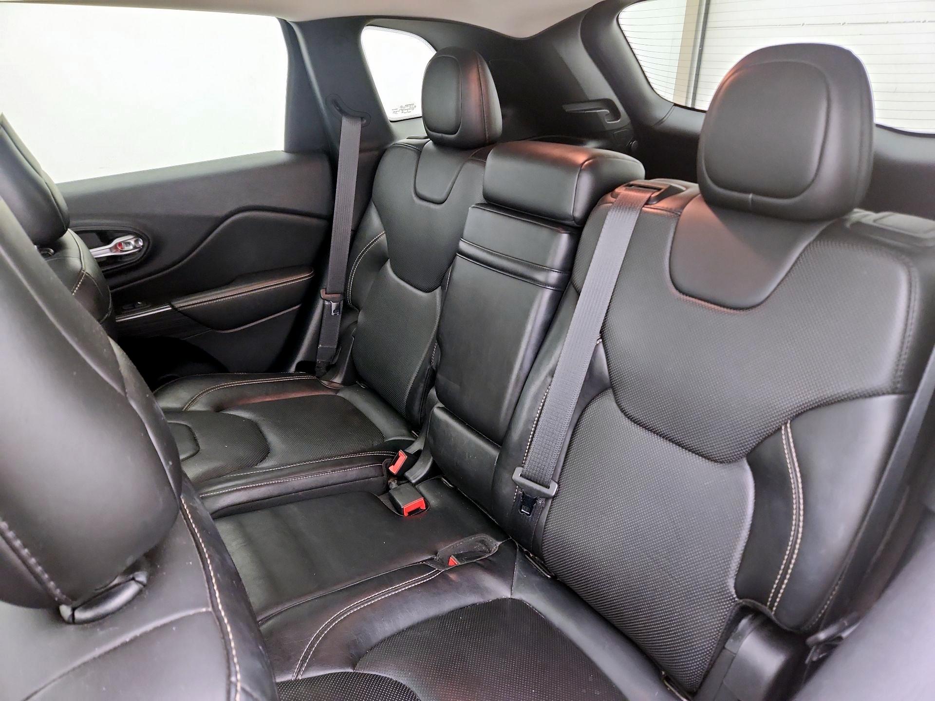 Thumbnail: 2015 Jeep Cherokee - 19