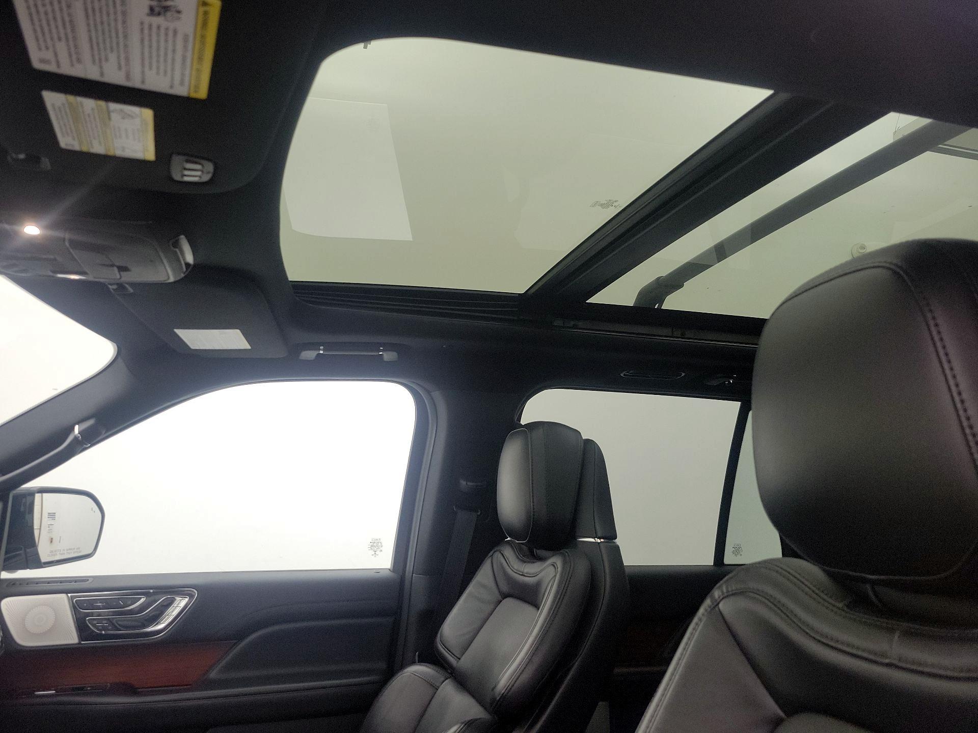 Thumbnail: 2021 Lincoln Navigator - 20