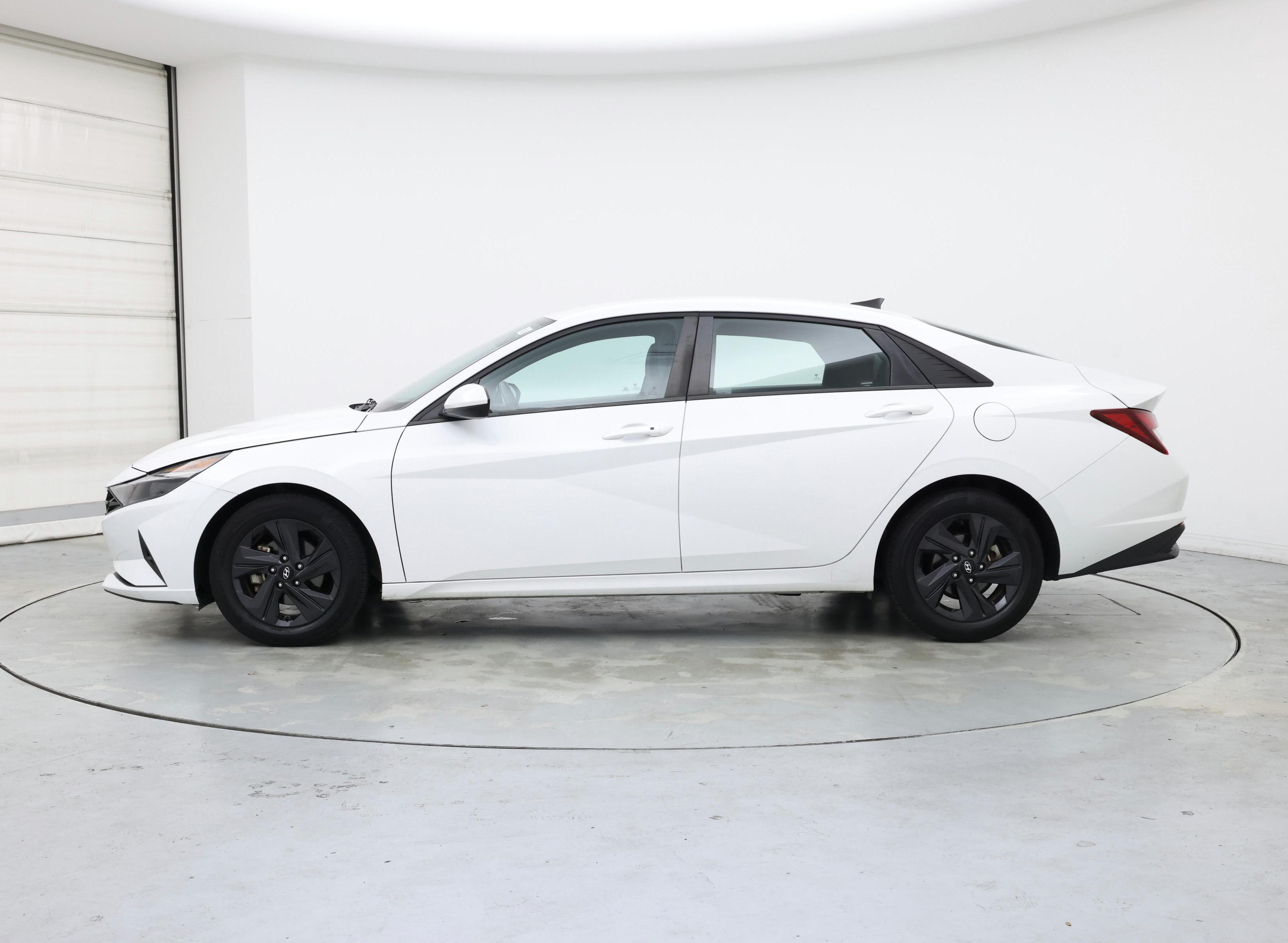 Thumbnail: 2022 Hyundai Elantra - 3