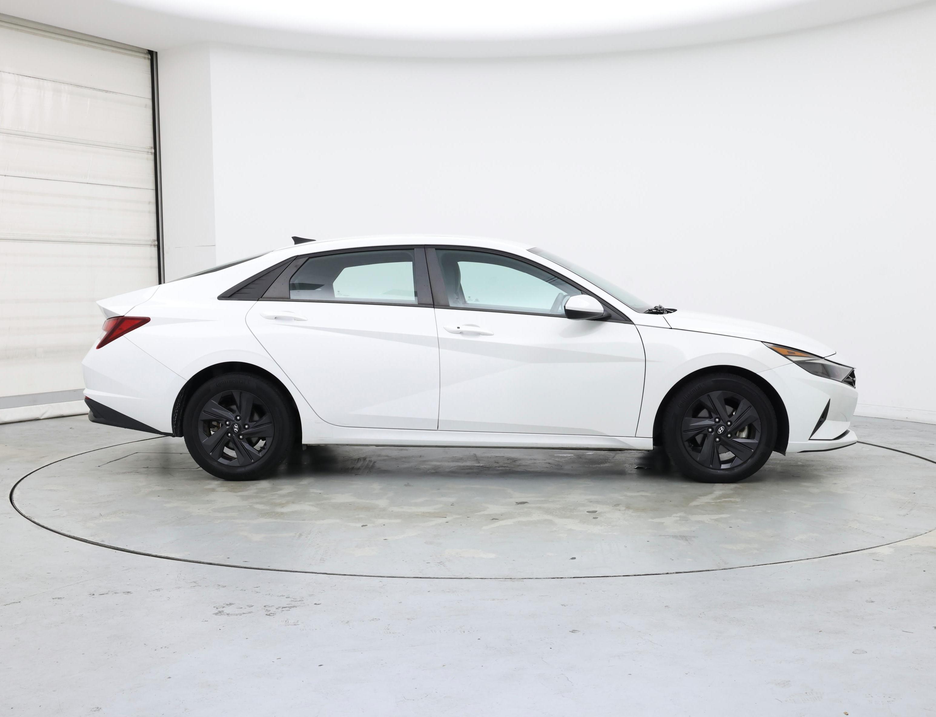 Thumbnail: 2022 Hyundai Elantra - 7