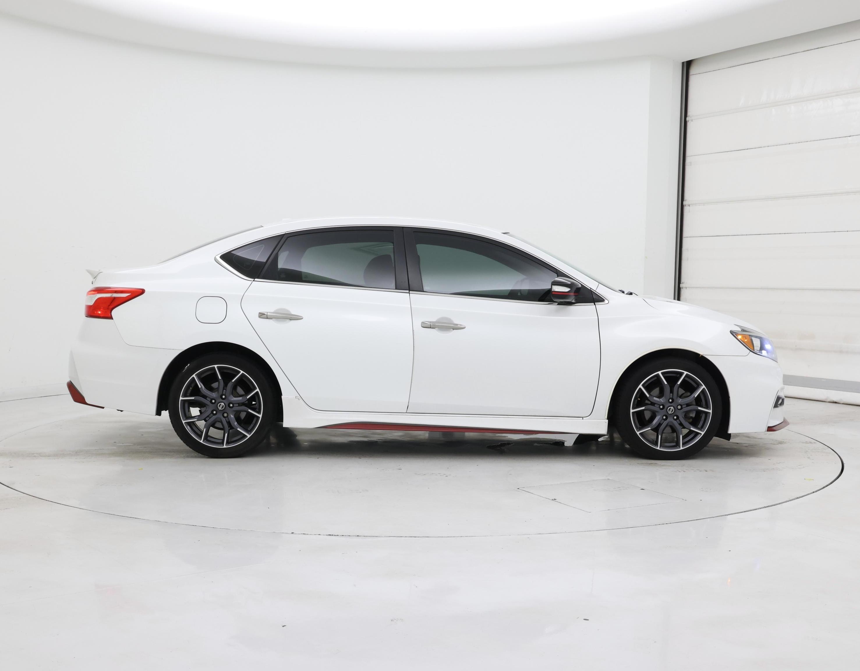 Thumbnail: 2017 Nissan Sentra - 7