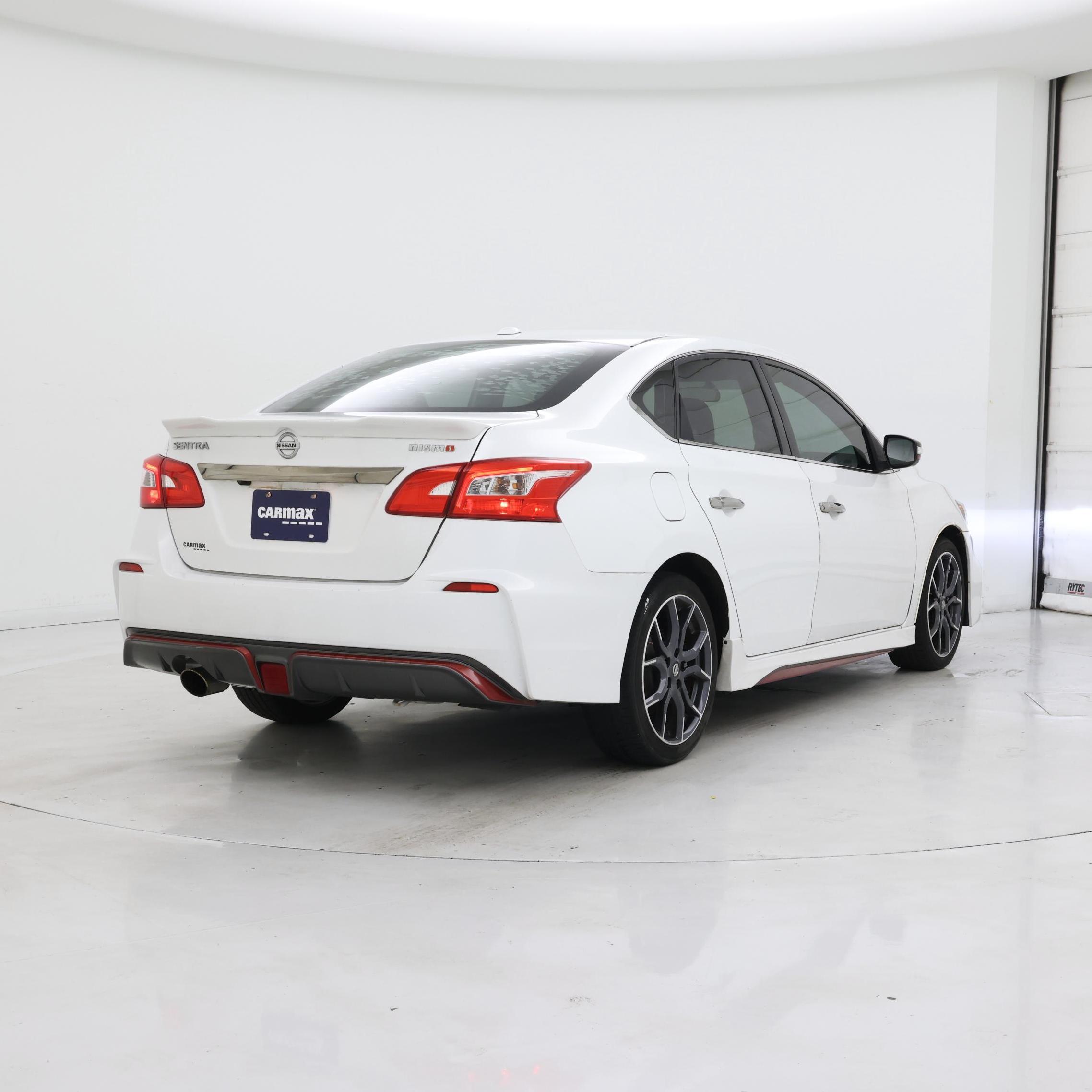 Thumbnail: 2017 Nissan Sentra - 8
