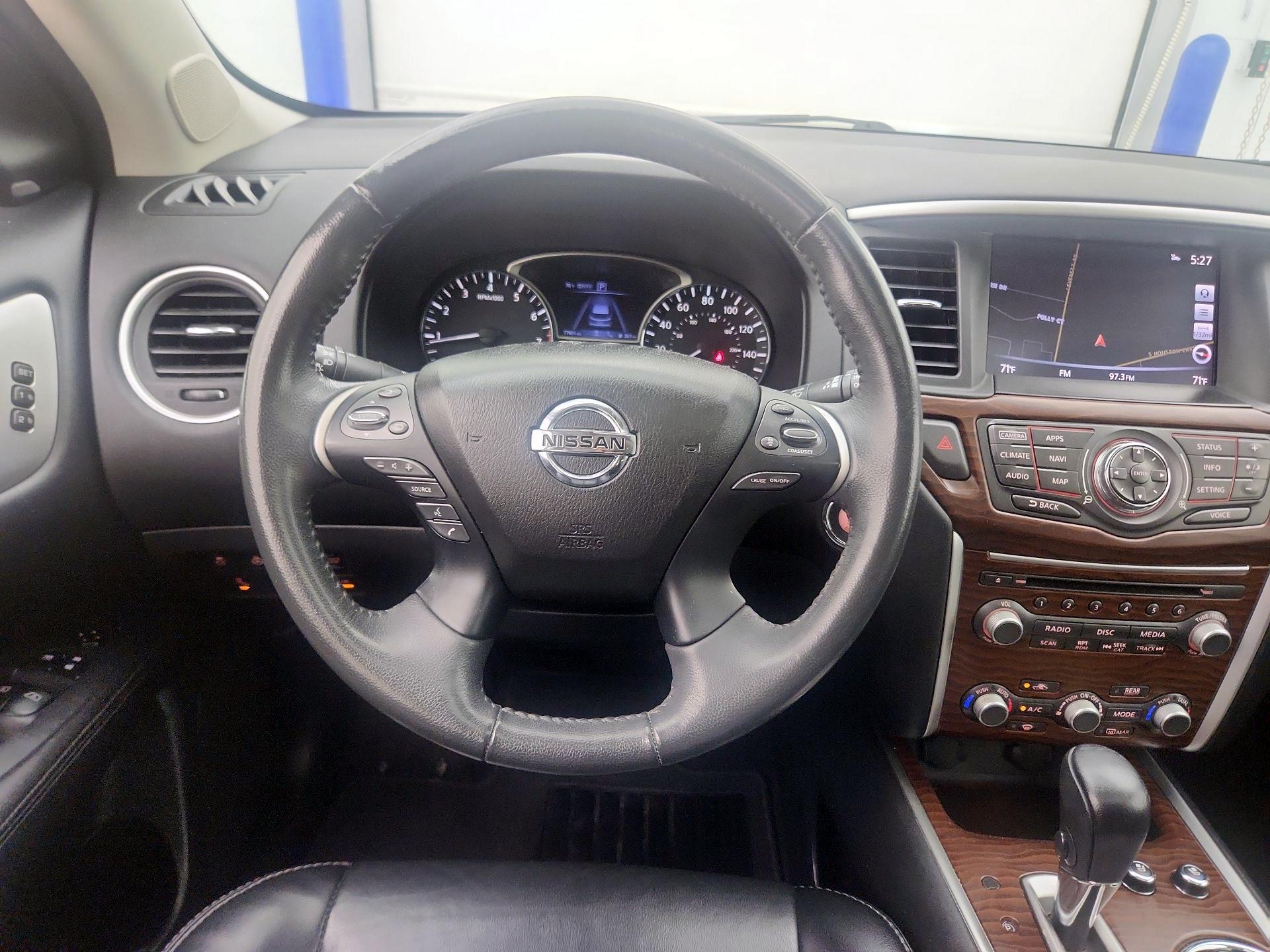 Thumbnail: 2017 Nissan Pathfinder - 10