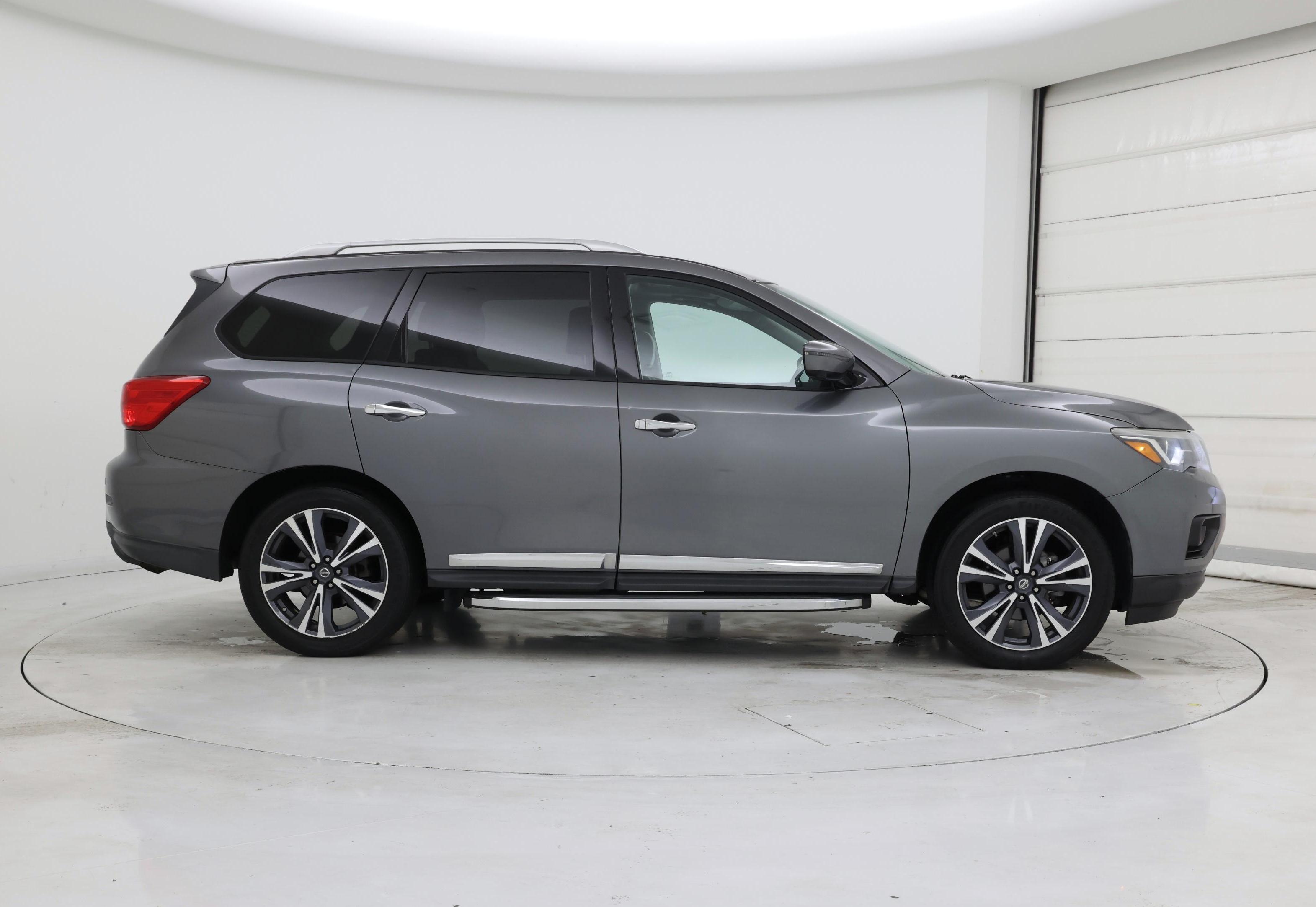 Thumbnail: 2017 Nissan Pathfinder - 7