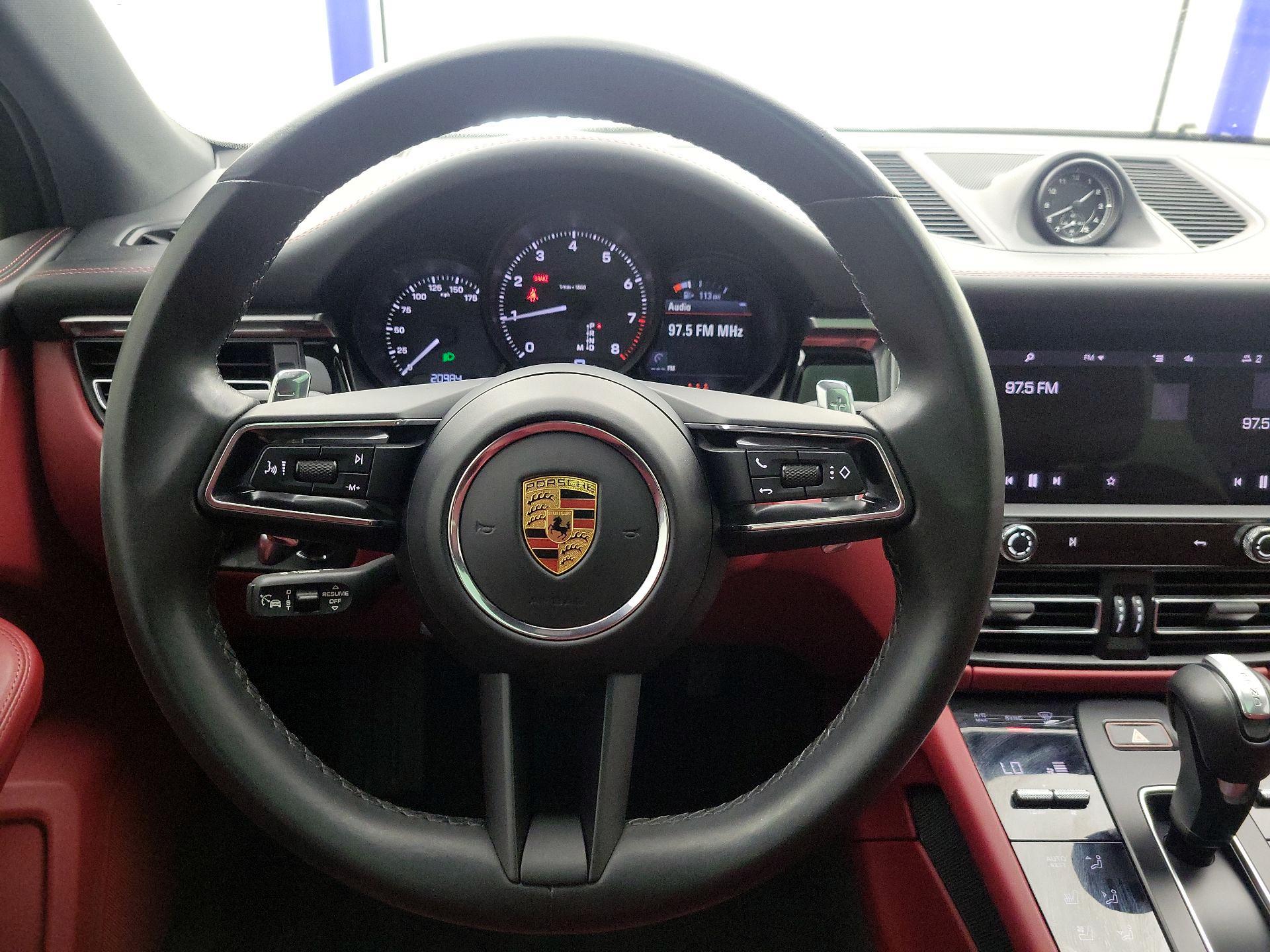 Thumbnail: 2023 Porsche Macan - 10