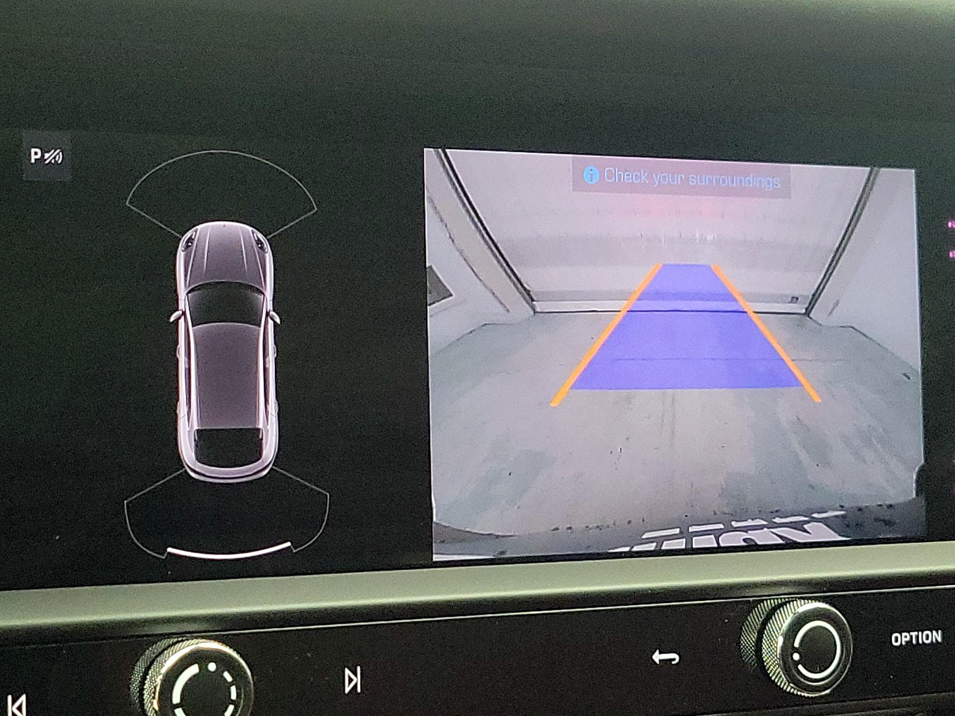 Thumbnail: 2023 Porsche Macan - 15