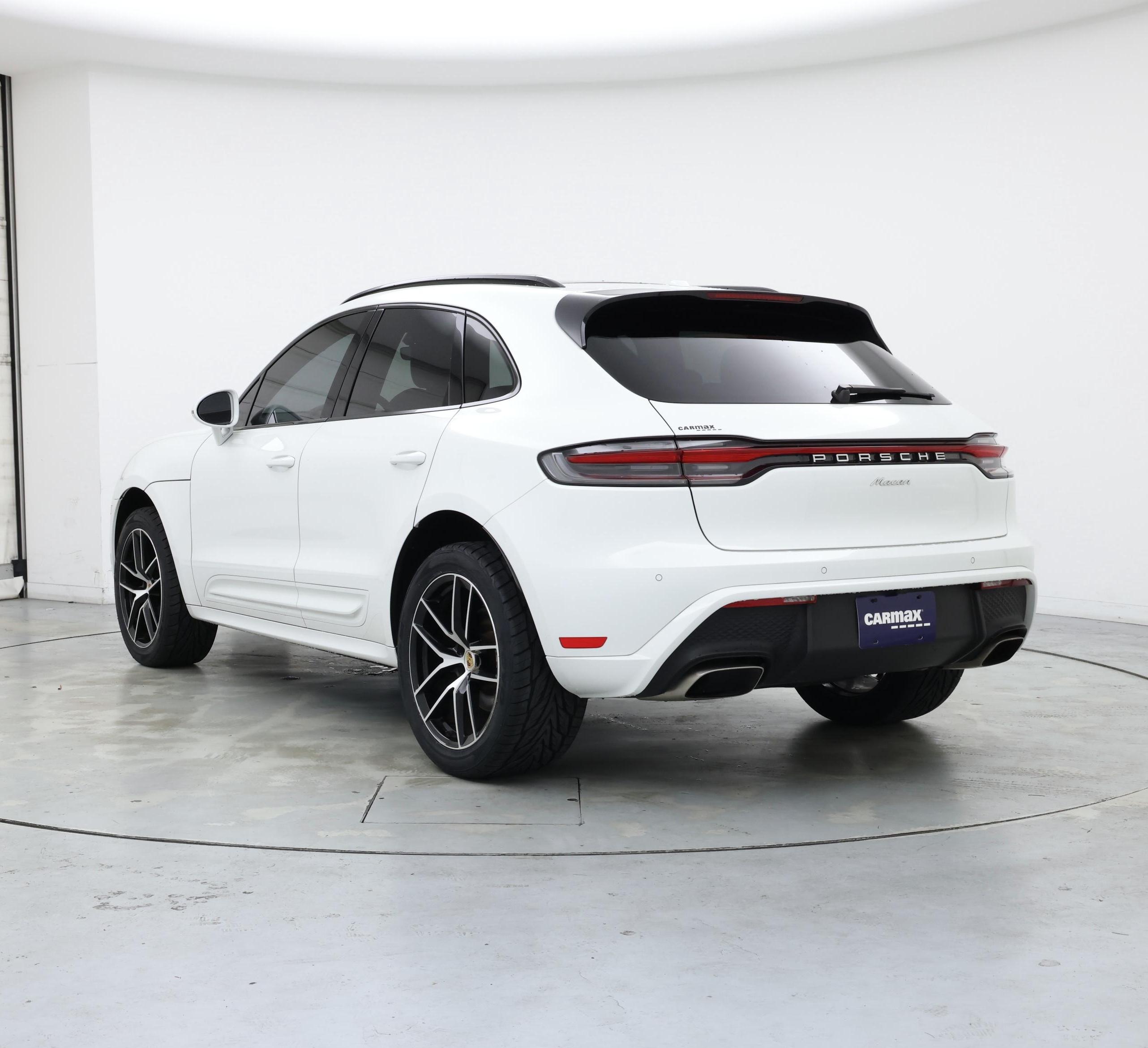 Thumbnail: 2023 Porsche Macan - 2