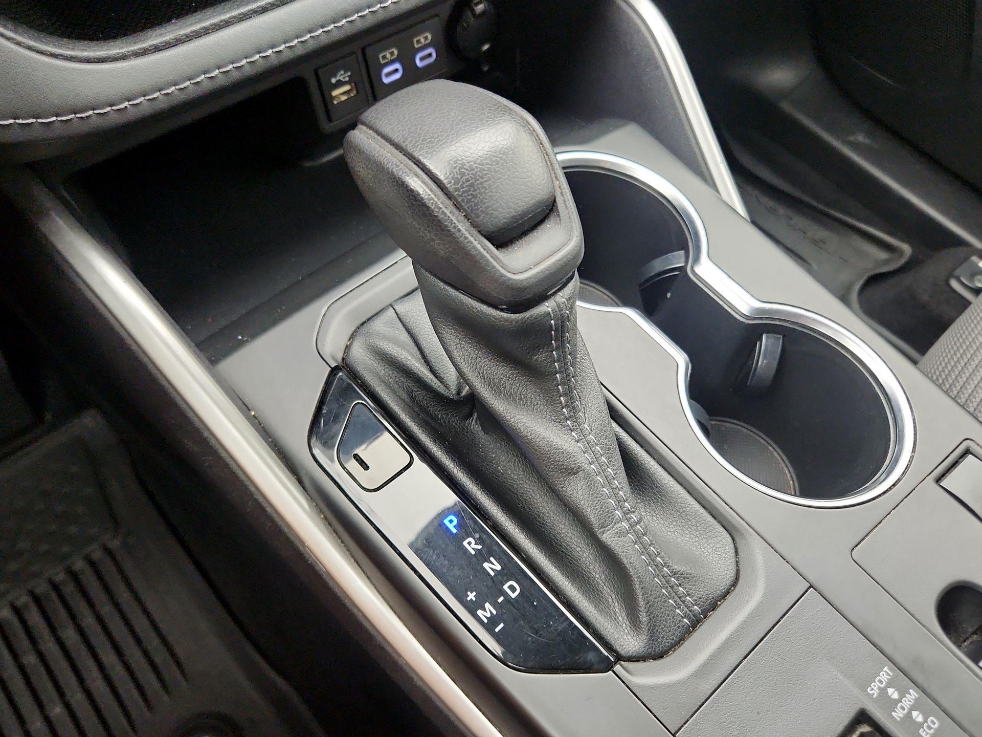 Thumbnail: 2023 Toyota Highlander - 17