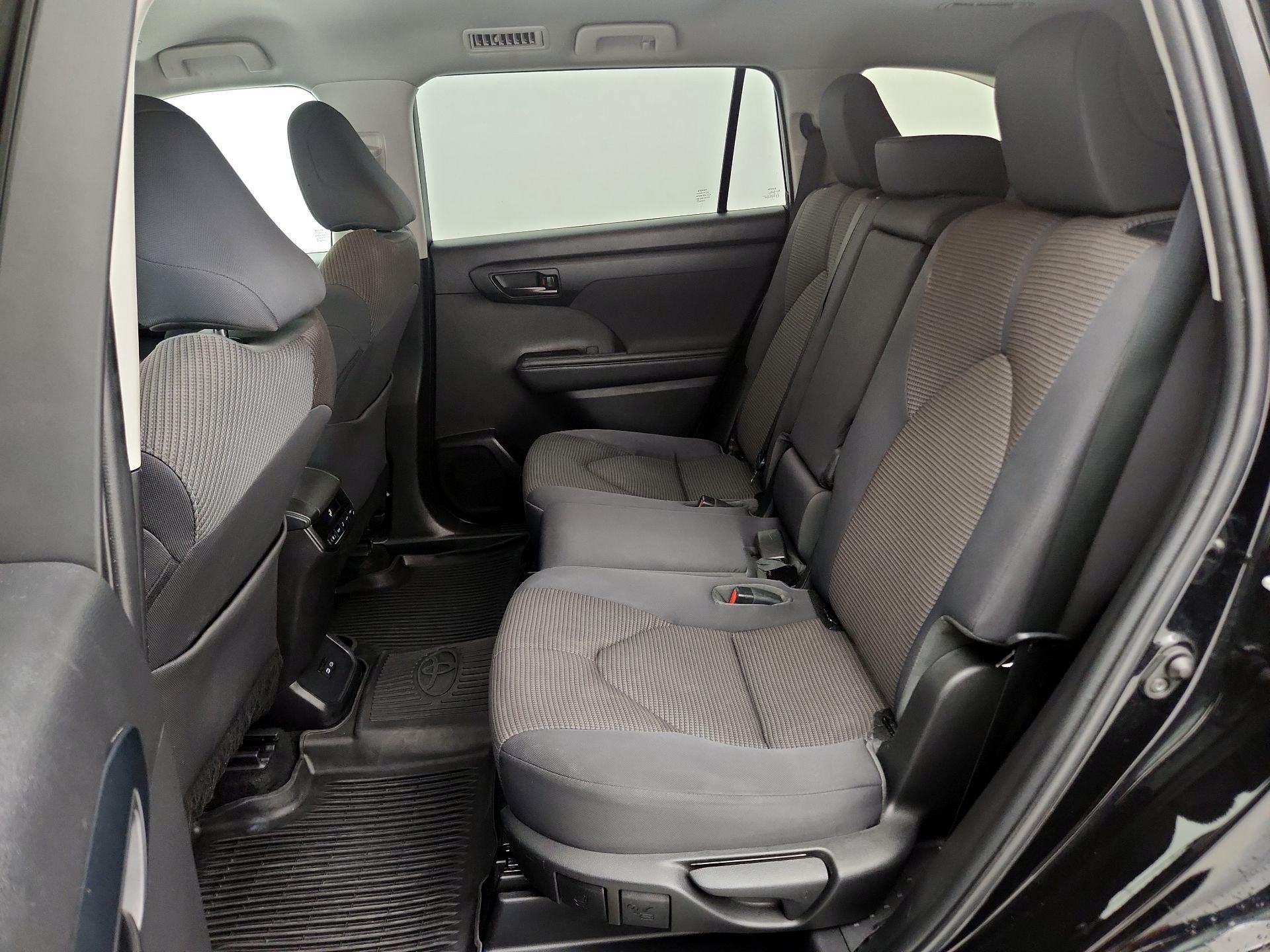 Thumbnail: 2023 Toyota Highlander - 19