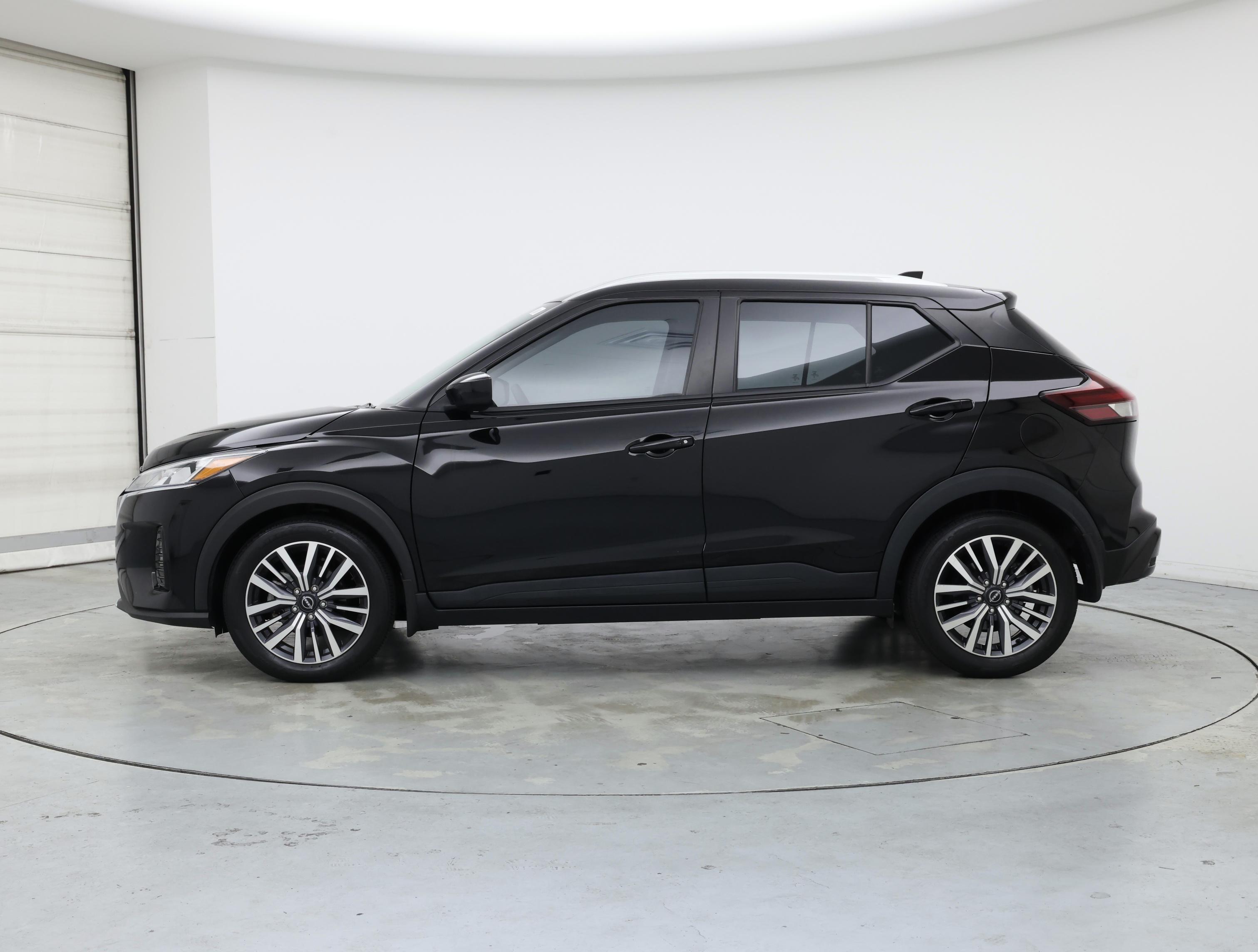 Thumbnail: 2023 Nissan Kicks - 3
