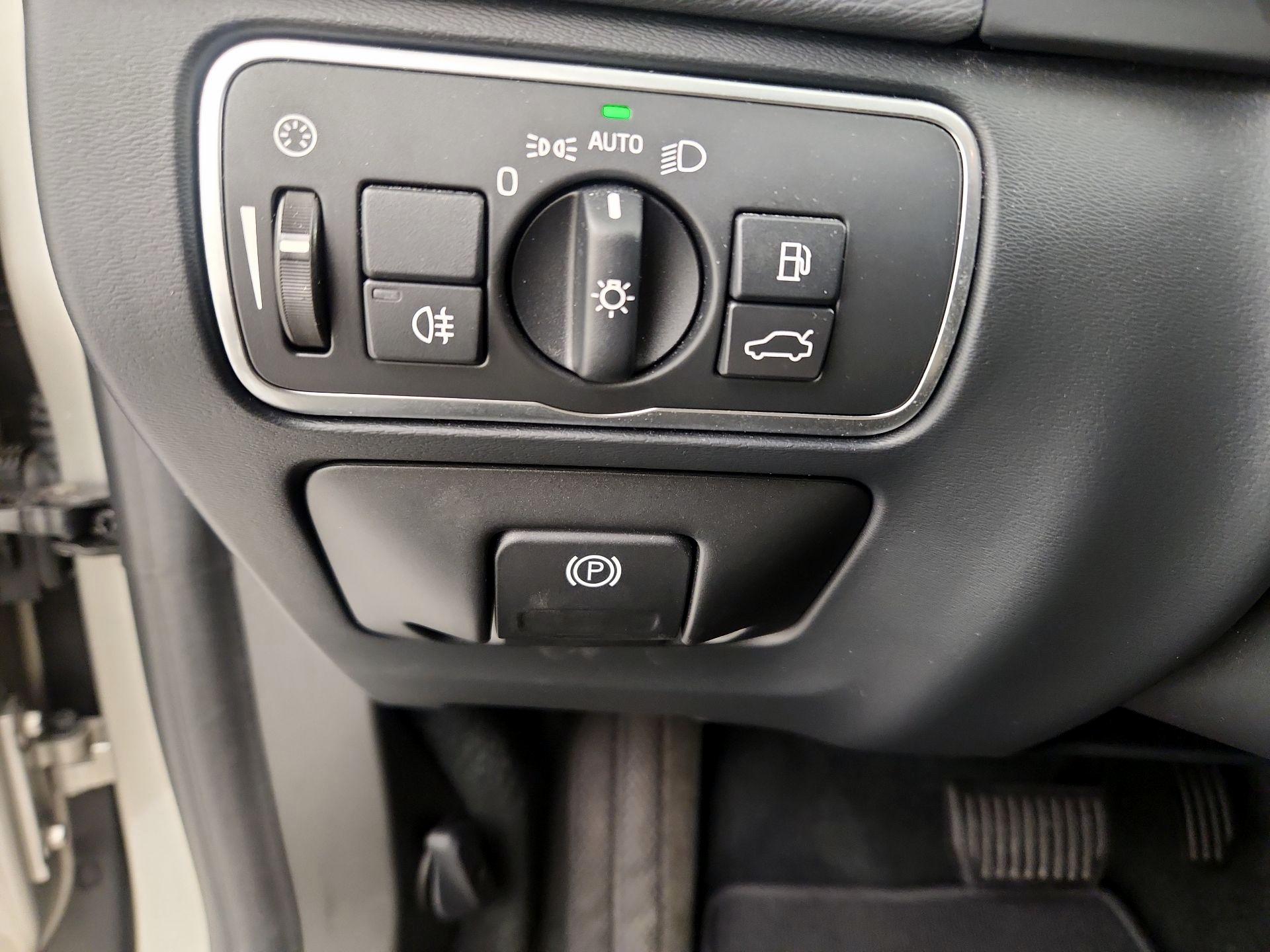 Thumbnail: 2018 Volvo S60 - 13