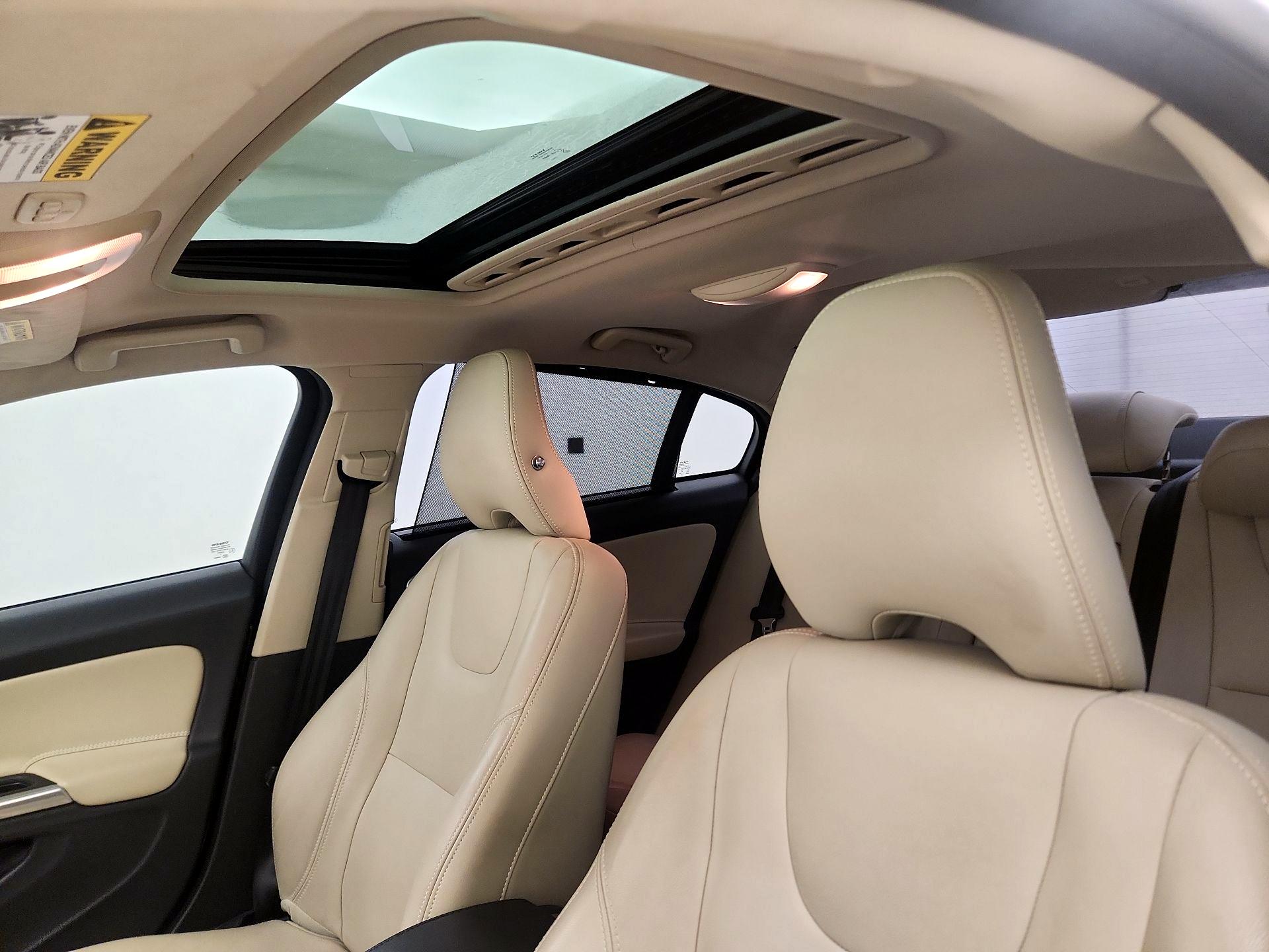 Thumbnail: 2018 Volvo S60 - 20