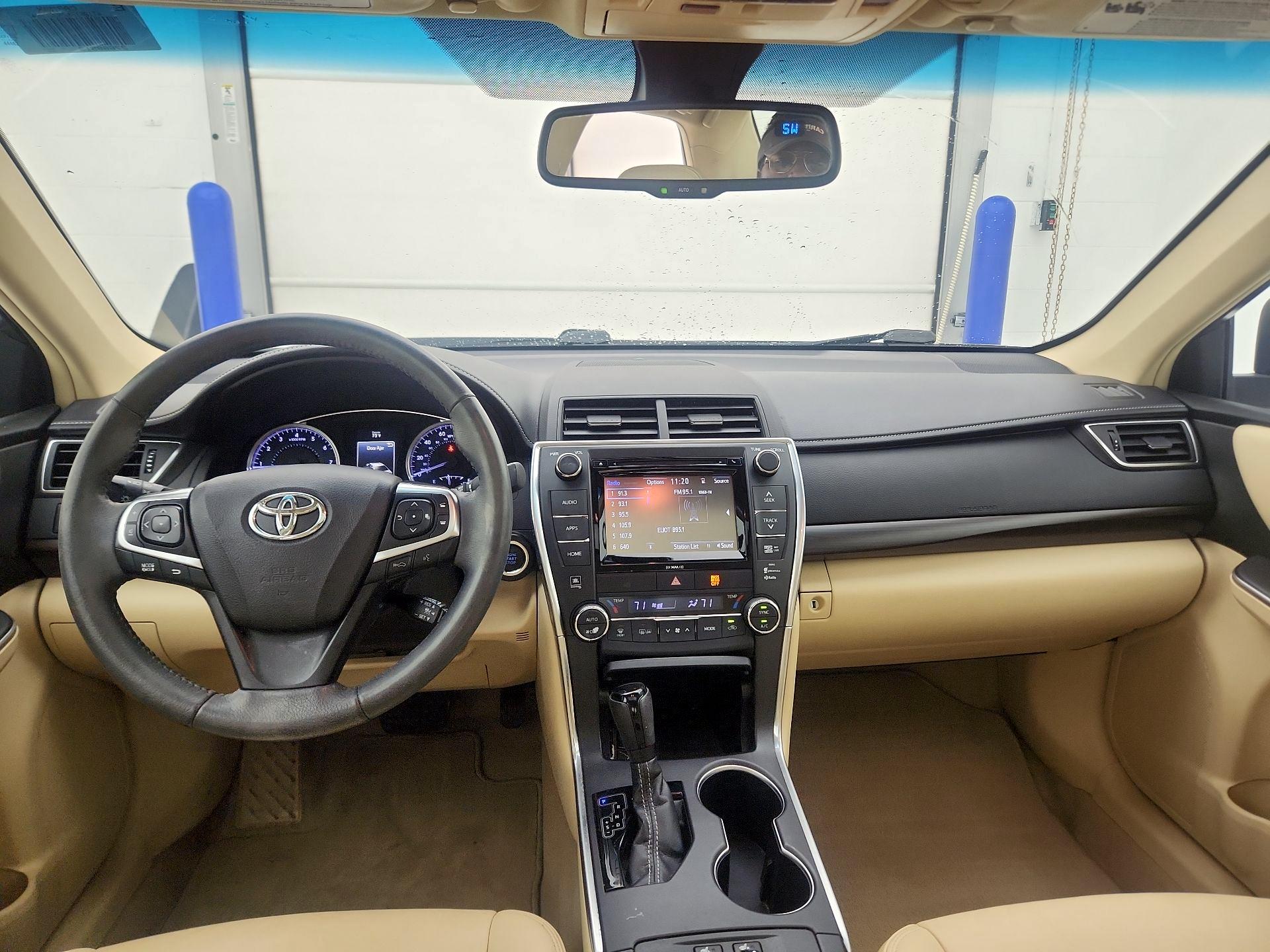 Thumbnail: 2017 Toyota Camry - 9