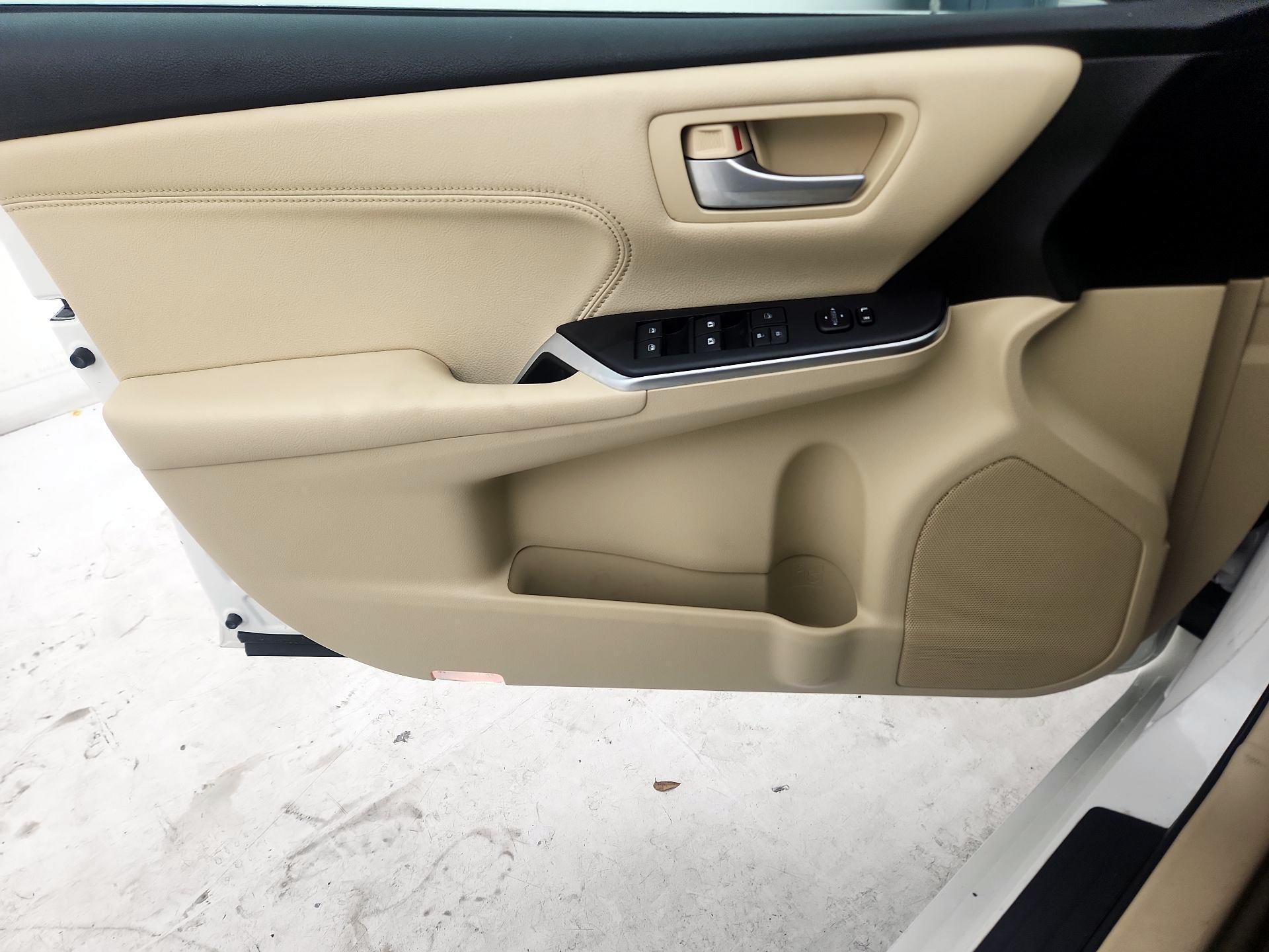 Thumbnail: 2017 Toyota Camry - 12