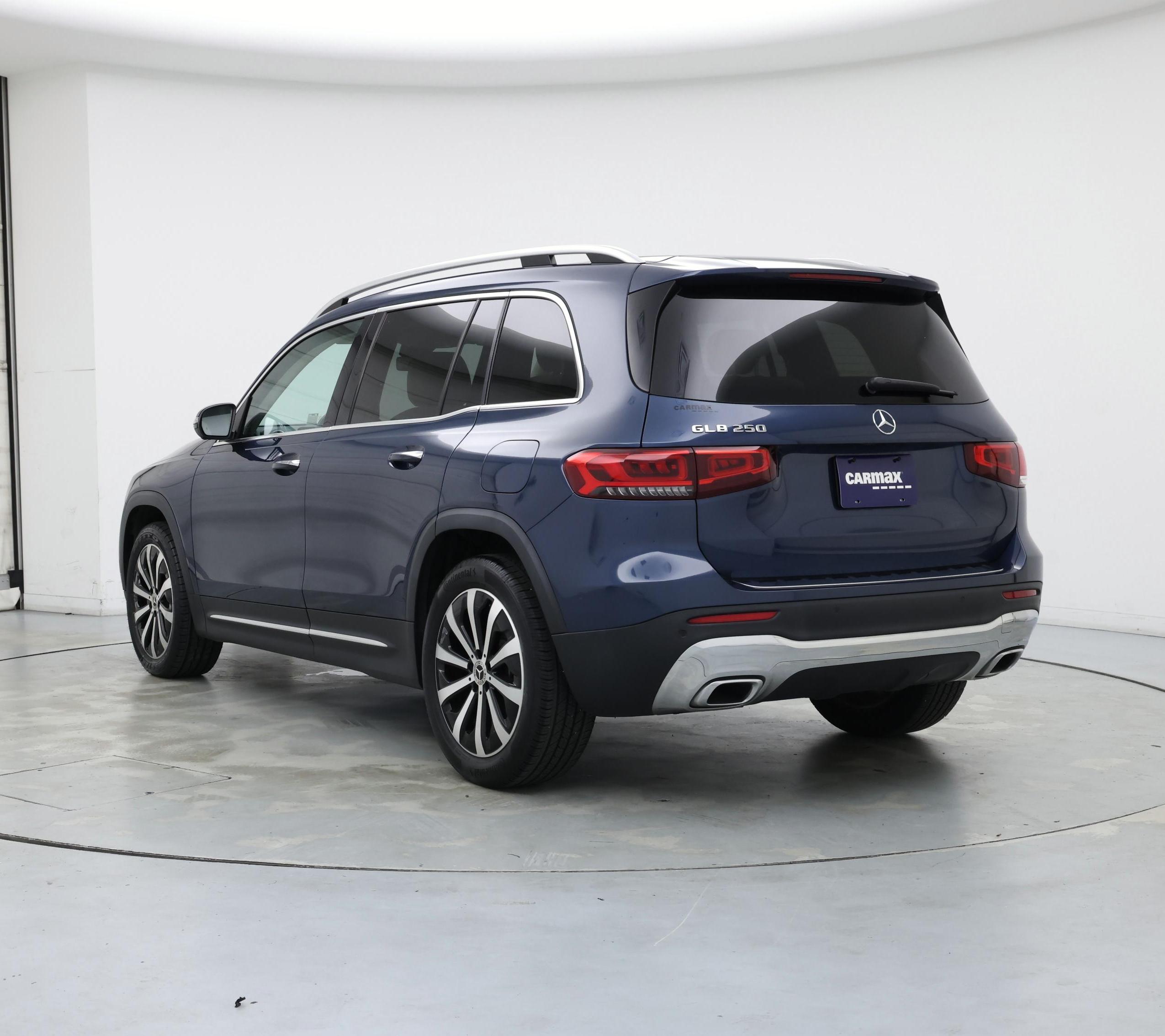Thumbnail: 2023 Mercedes-Benz GLB - 2