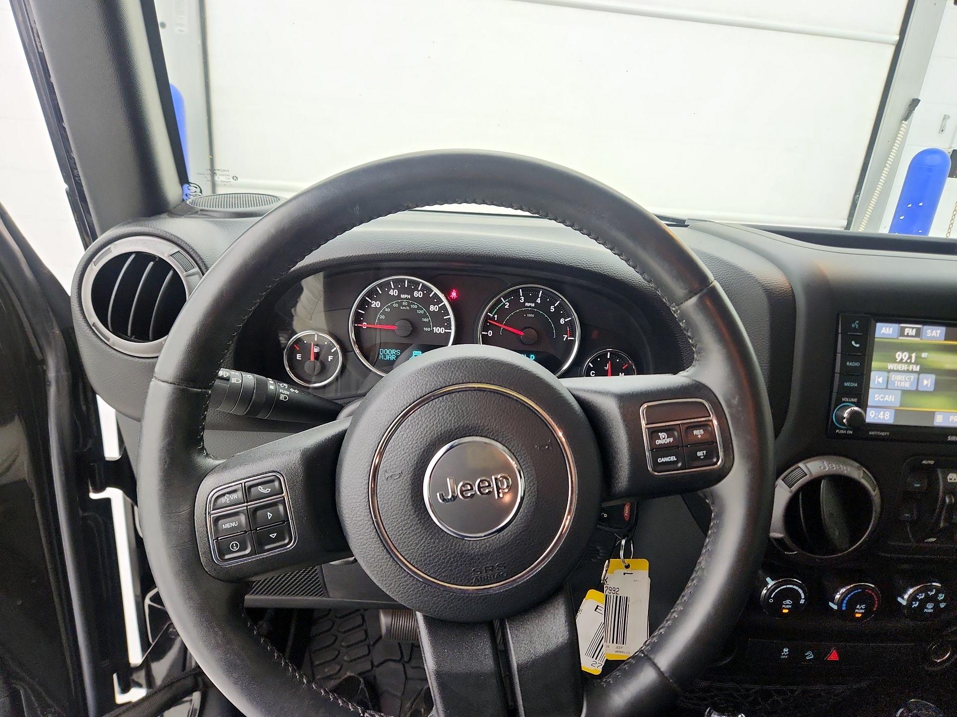Thumbnail: 2016 Jeep Wrangler - 10