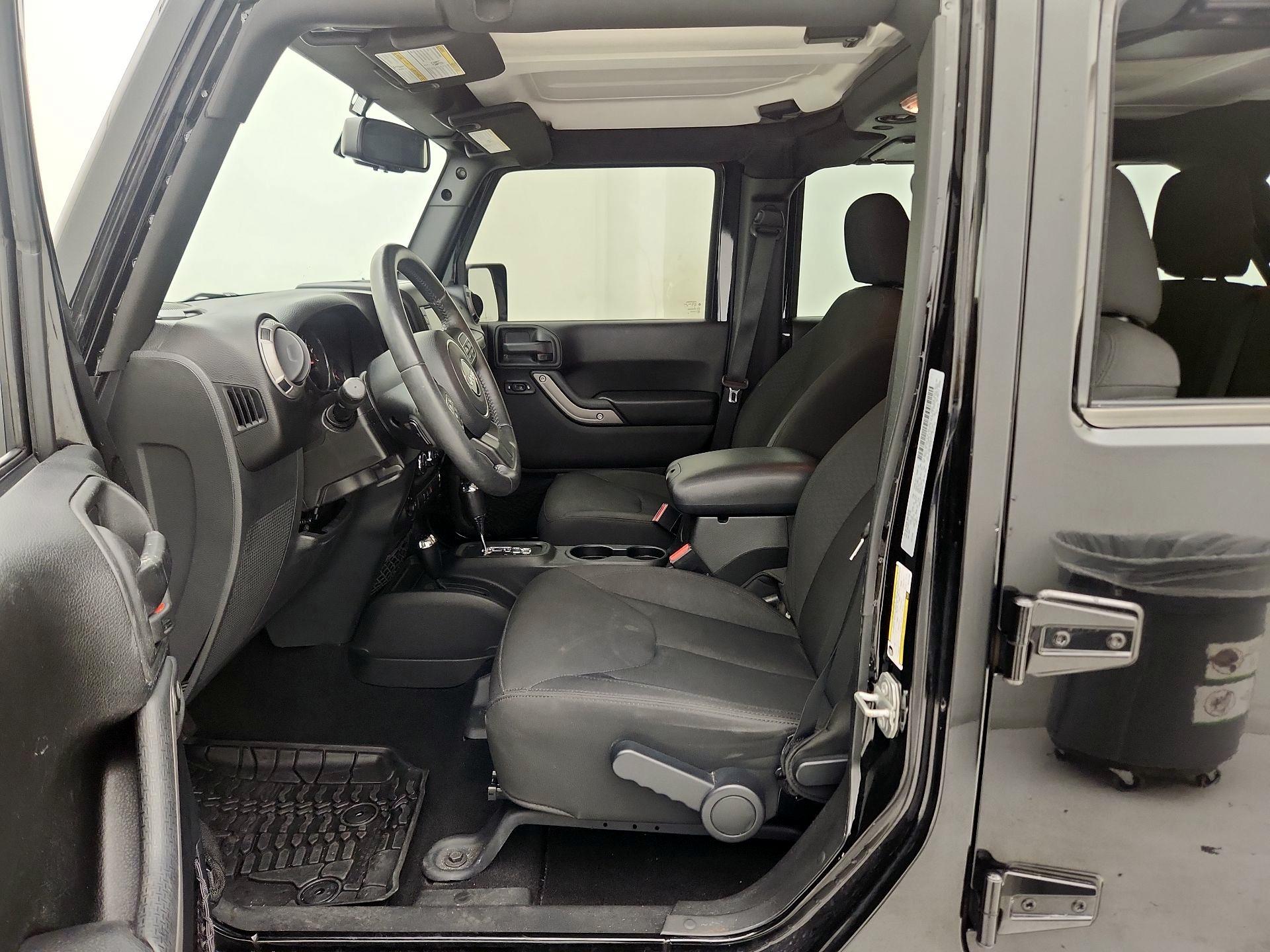 Thumbnail: 2016 Jeep Wrangler - 11