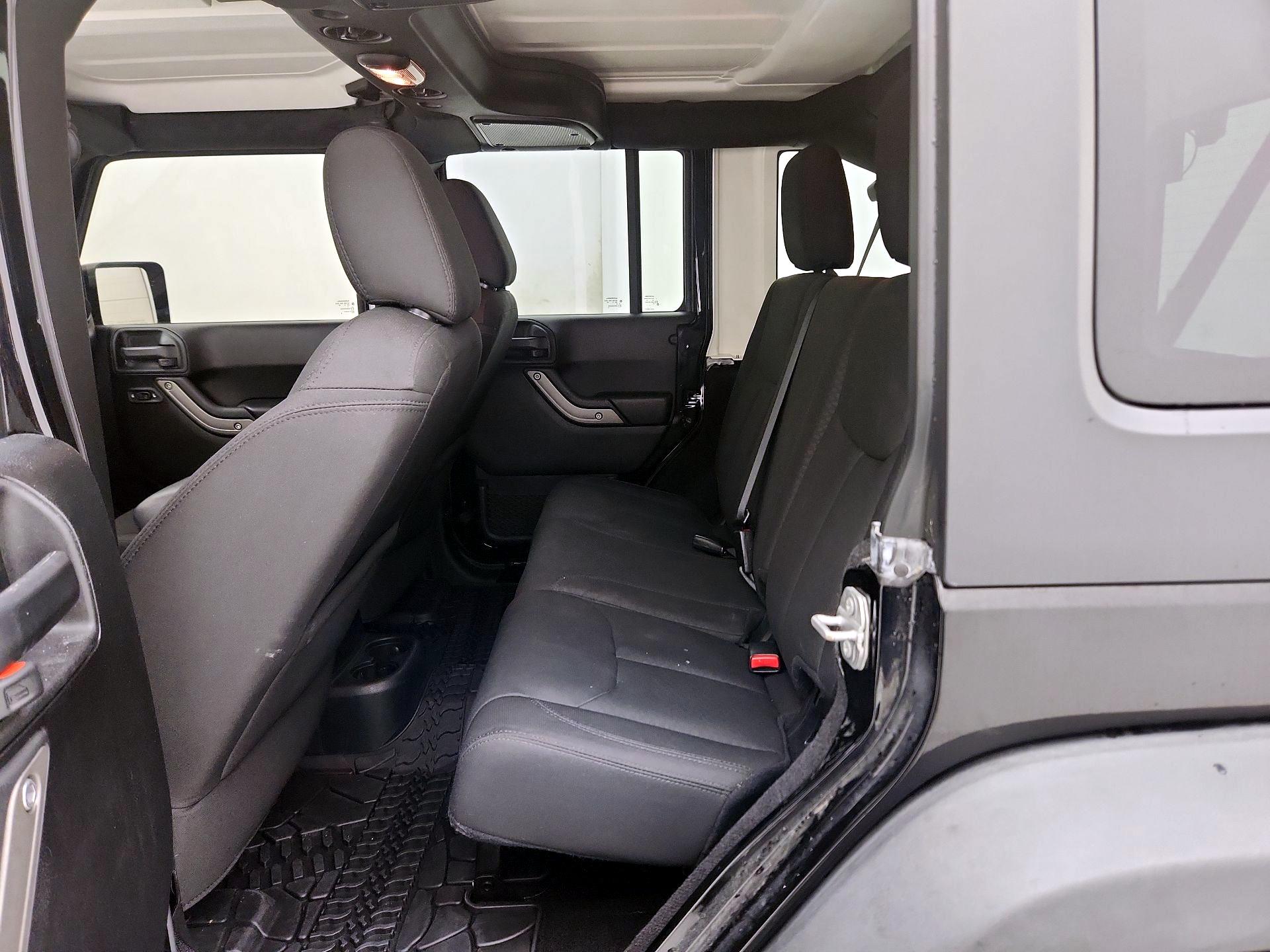 Thumbnail: 2016 Jeep Wrangler - 17