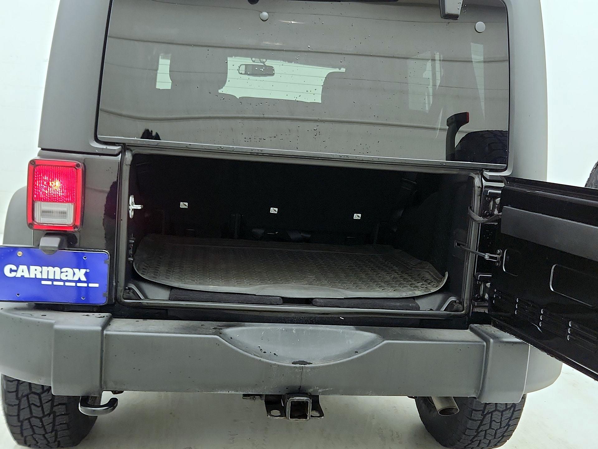Thumbnail: 2016 Jeep Wrangler - 18