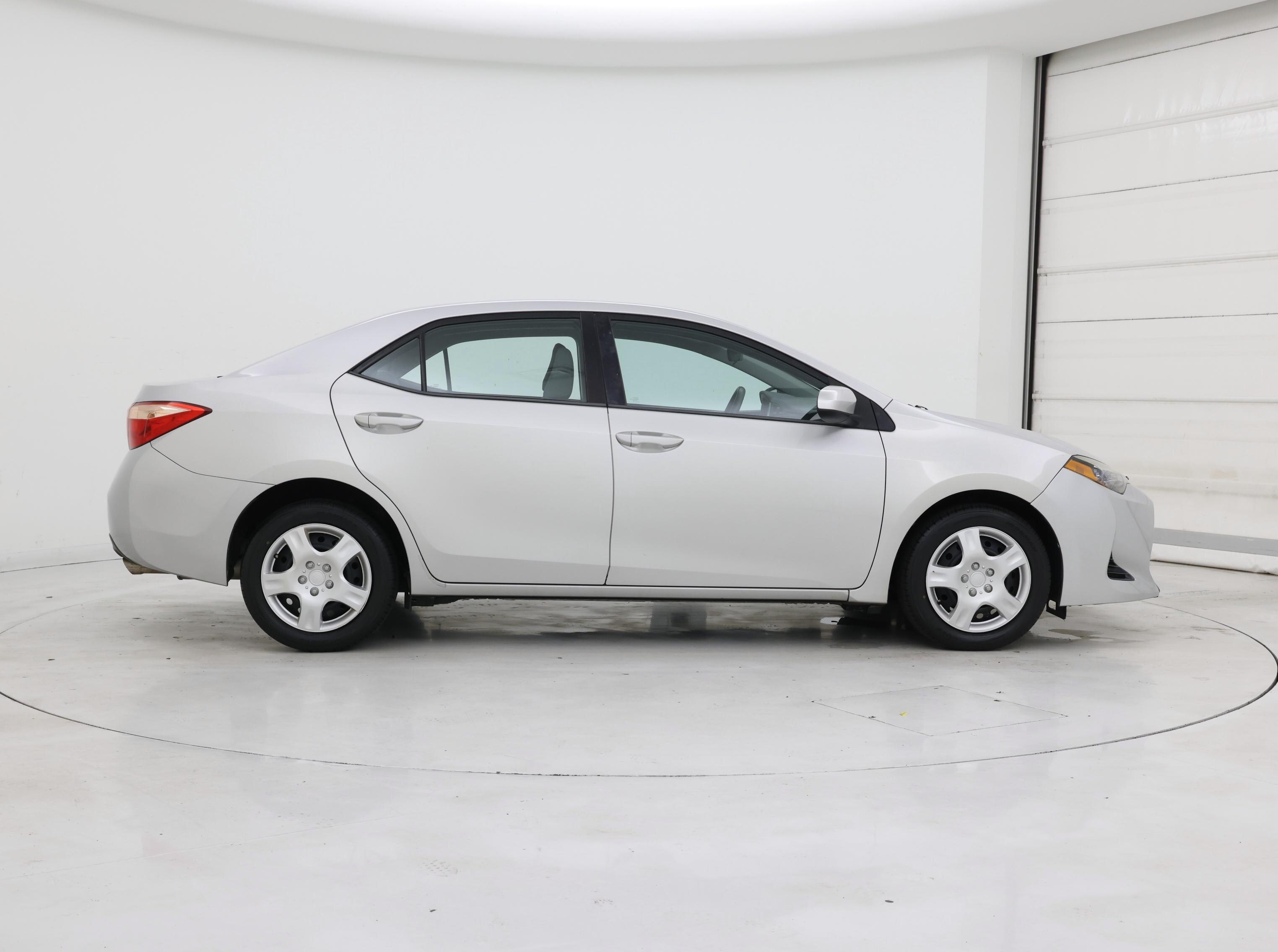 Thumbnail: 2017 Toyota Corolla - 7