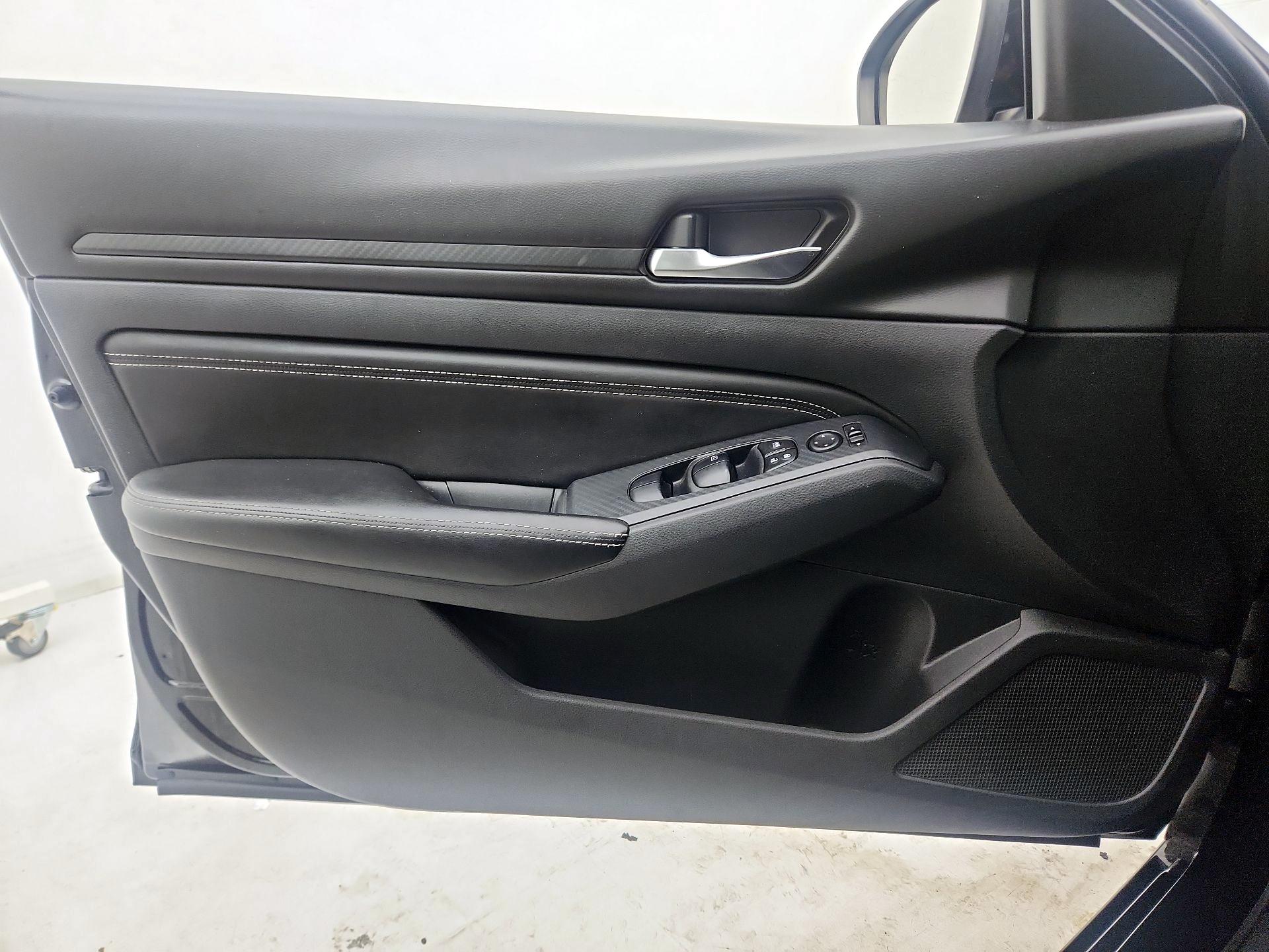 Thumbnail: 2019 Nissan Altima - 12