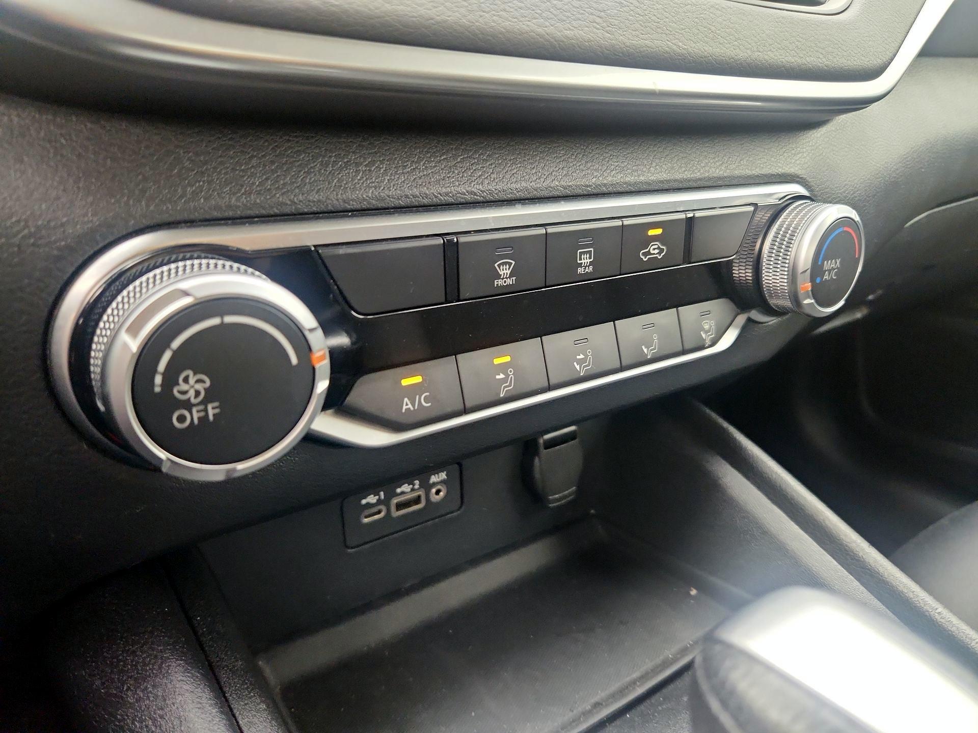Thumbnail: 2019 Nissan Altima - 16