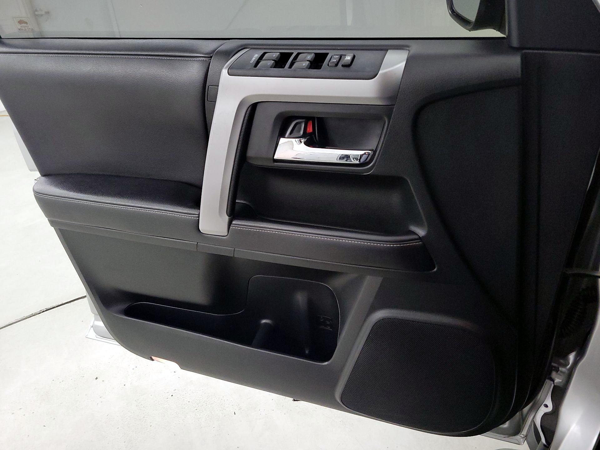 Thumbnail: 2019 Toyota 4Runner - 12