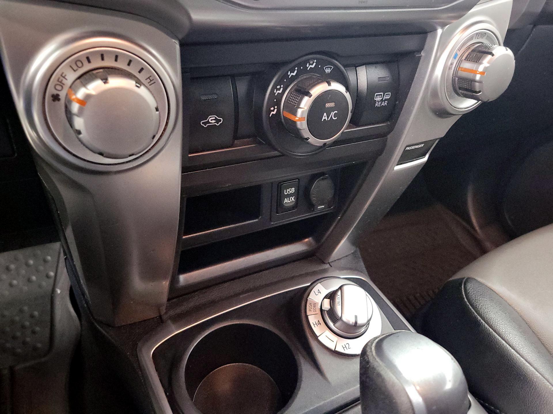 Thumbnail: 2019 Toyota 4Runner - 16