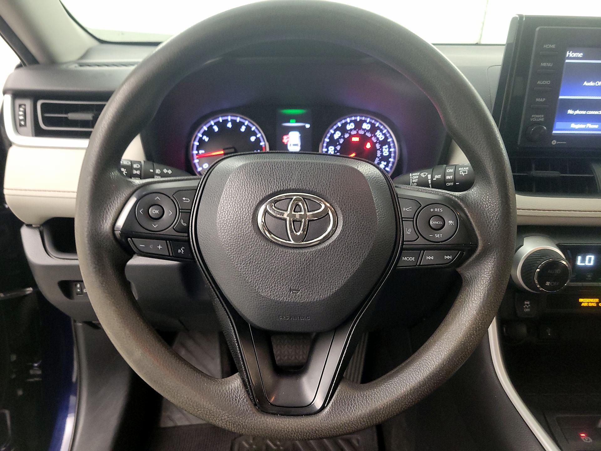 Thumbnail: 2020 Toyota RAV4 - 10