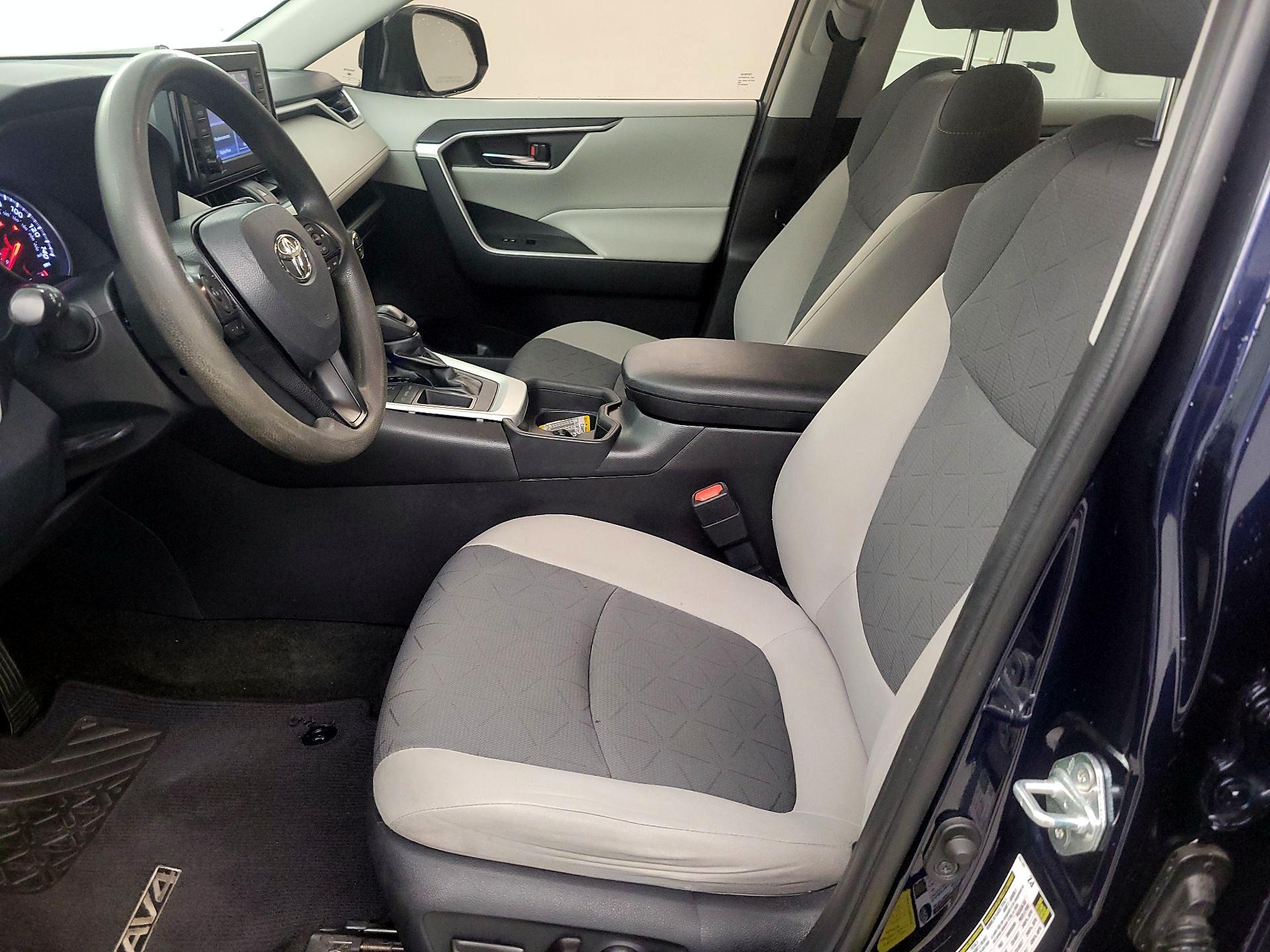 Thumbnail: 2020 Toyota RAV4 - 11