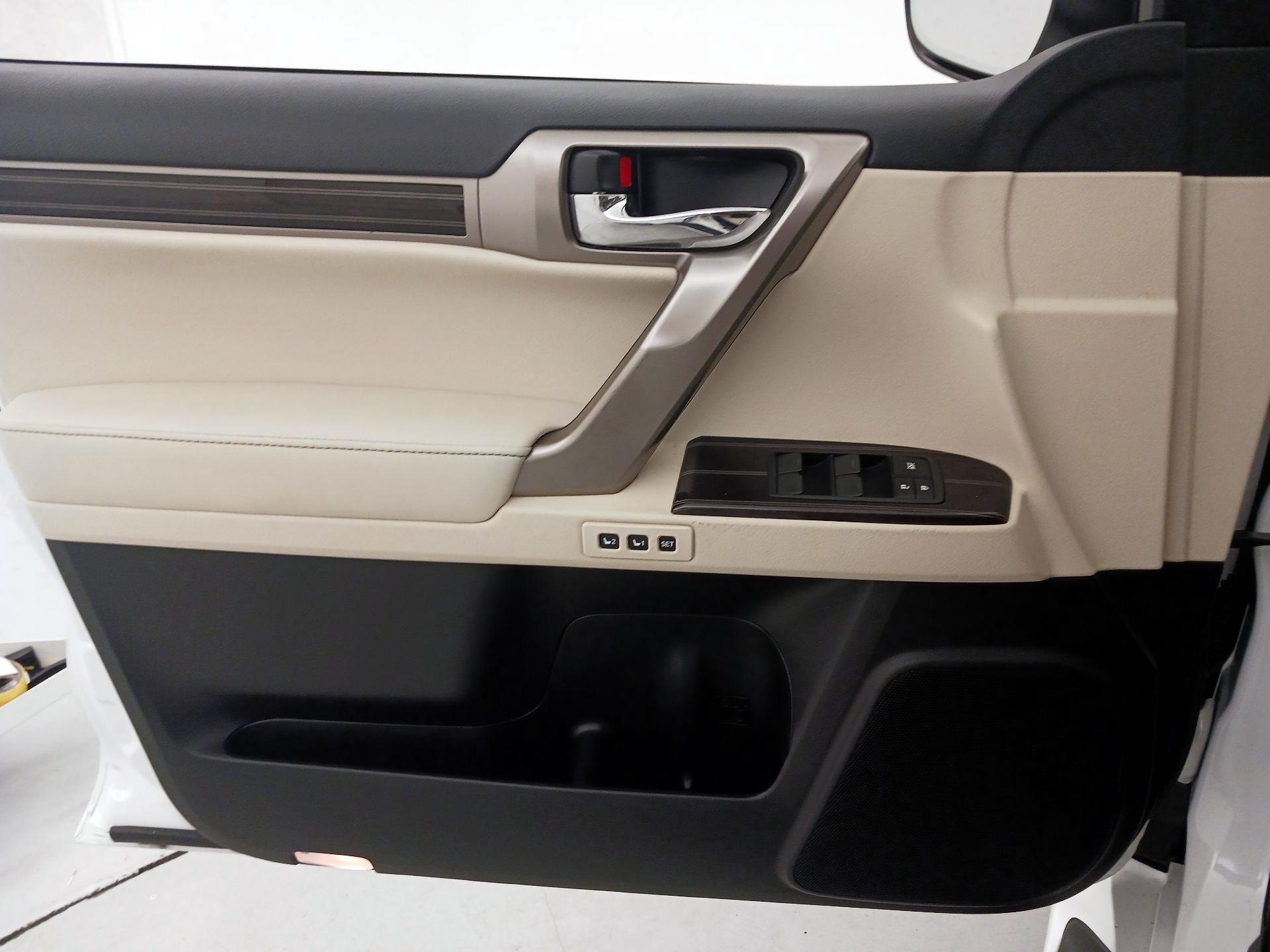 Thumbnail: 2021 Lexus GX - 12