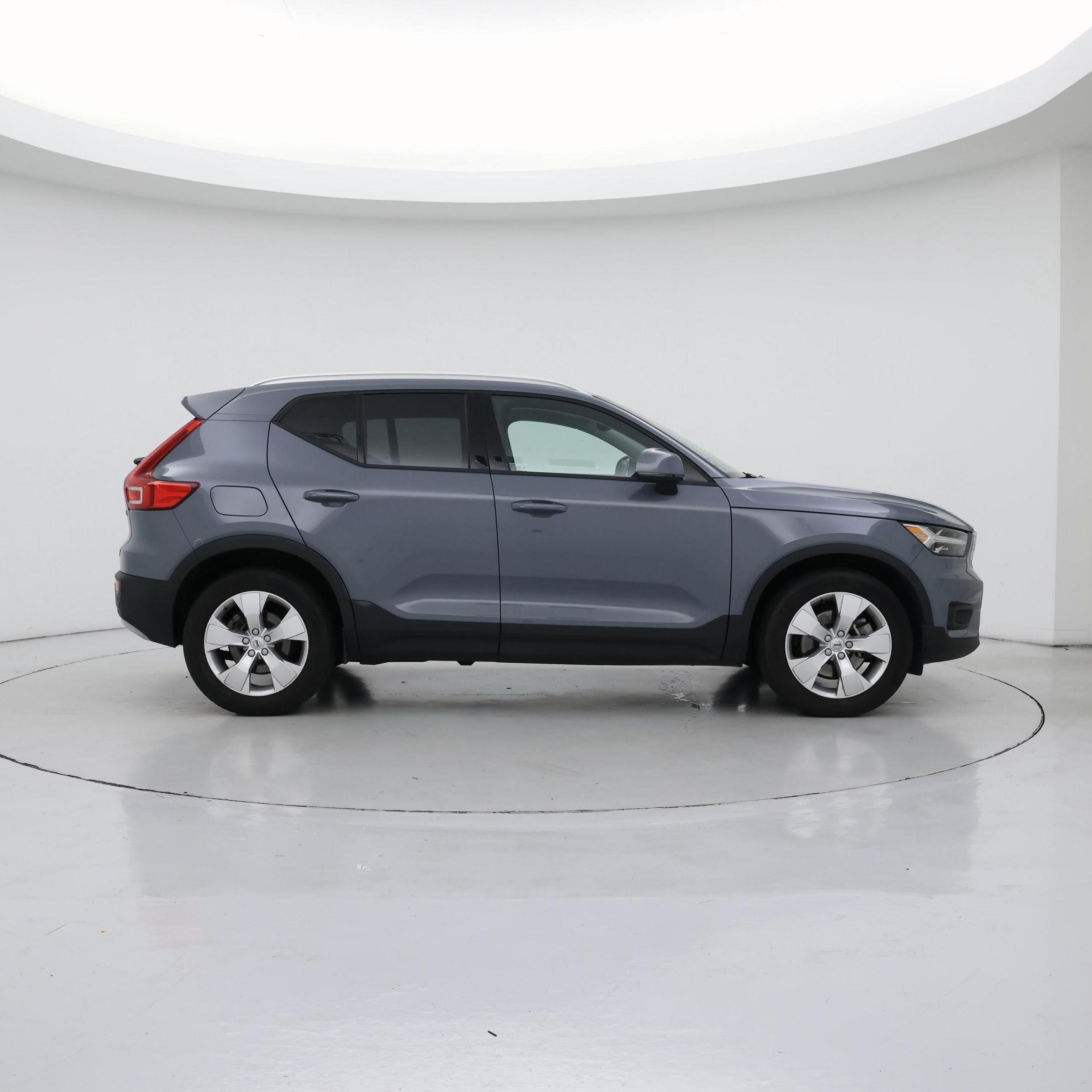 Thumbnail: 2021 Volvo XC40 - 7