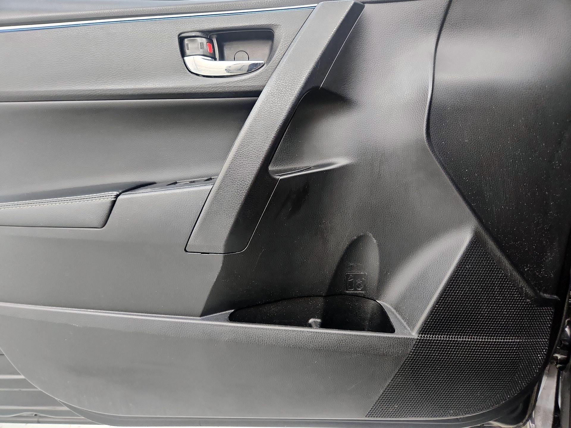 Thumbnail: 2015 Toyota Corolla - 12