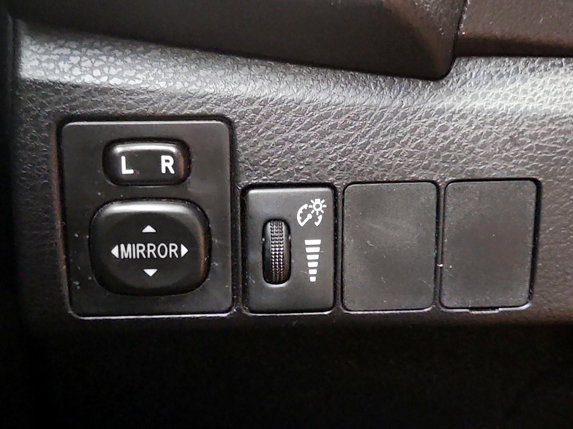 Thumbnail: 2015 Toyota Corolla - 13