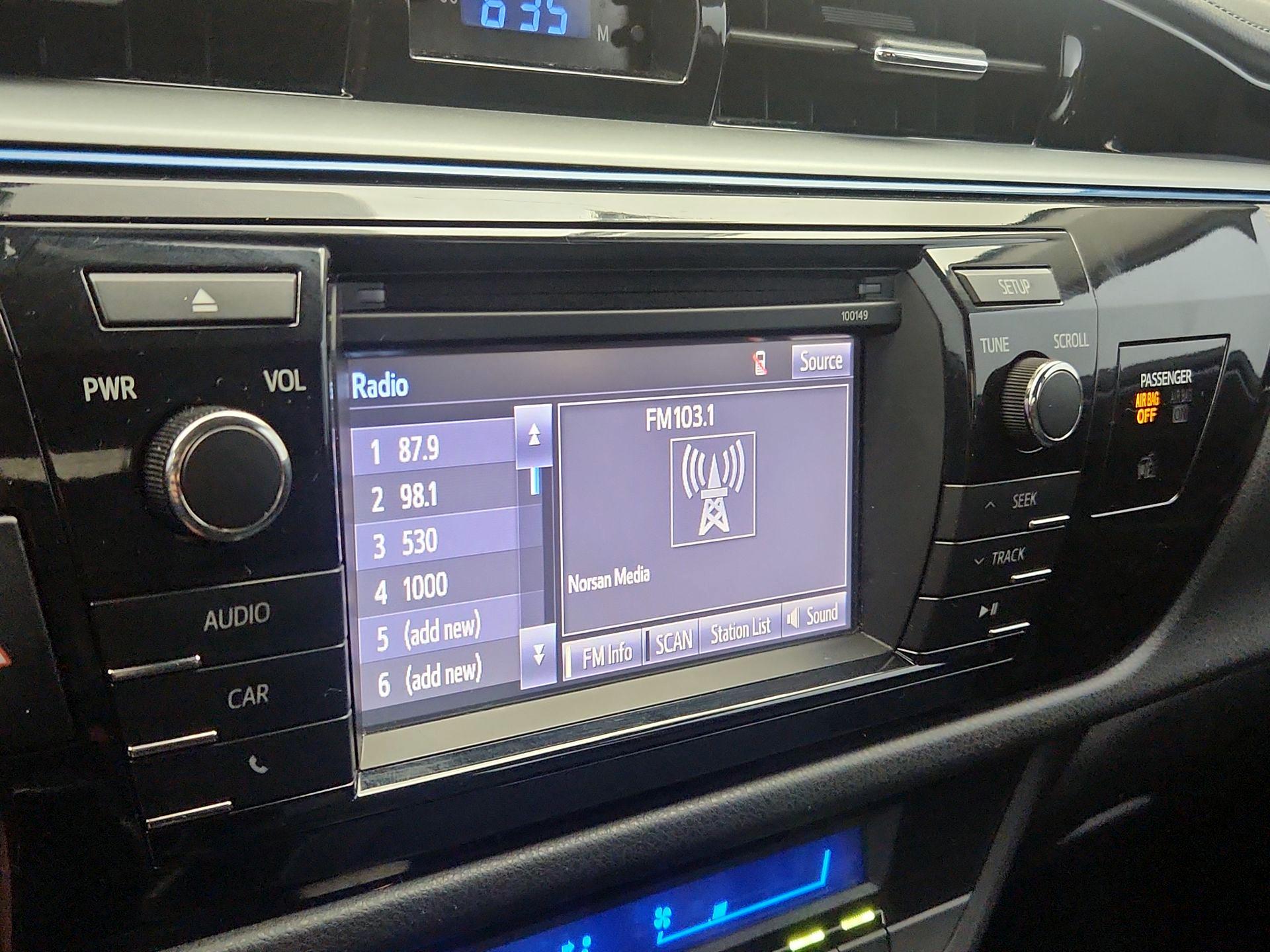 Thumbnail: 2015 Toyota Corolla - 15