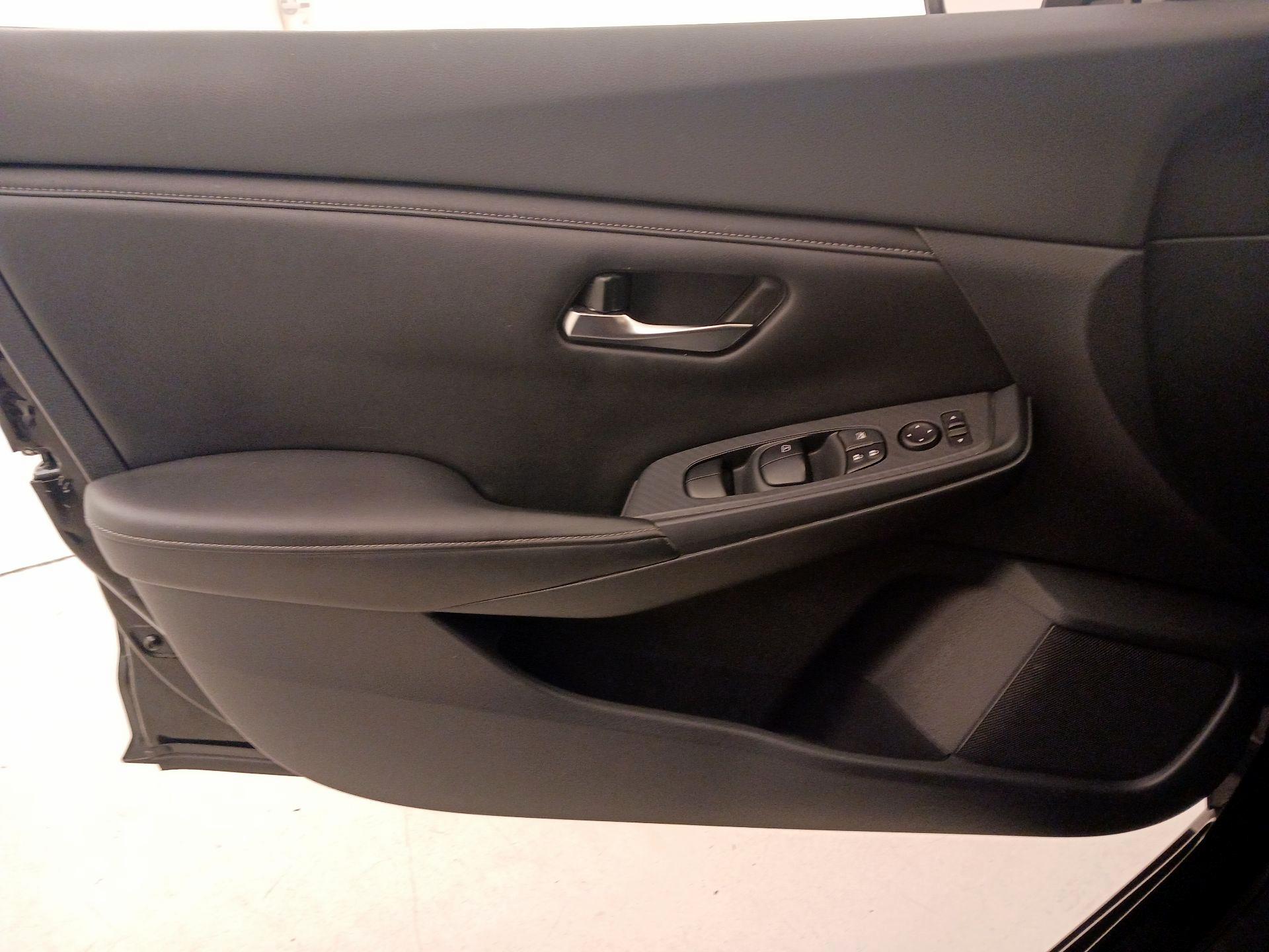 Thumbnail: 2021 Nissan Sentra - 12