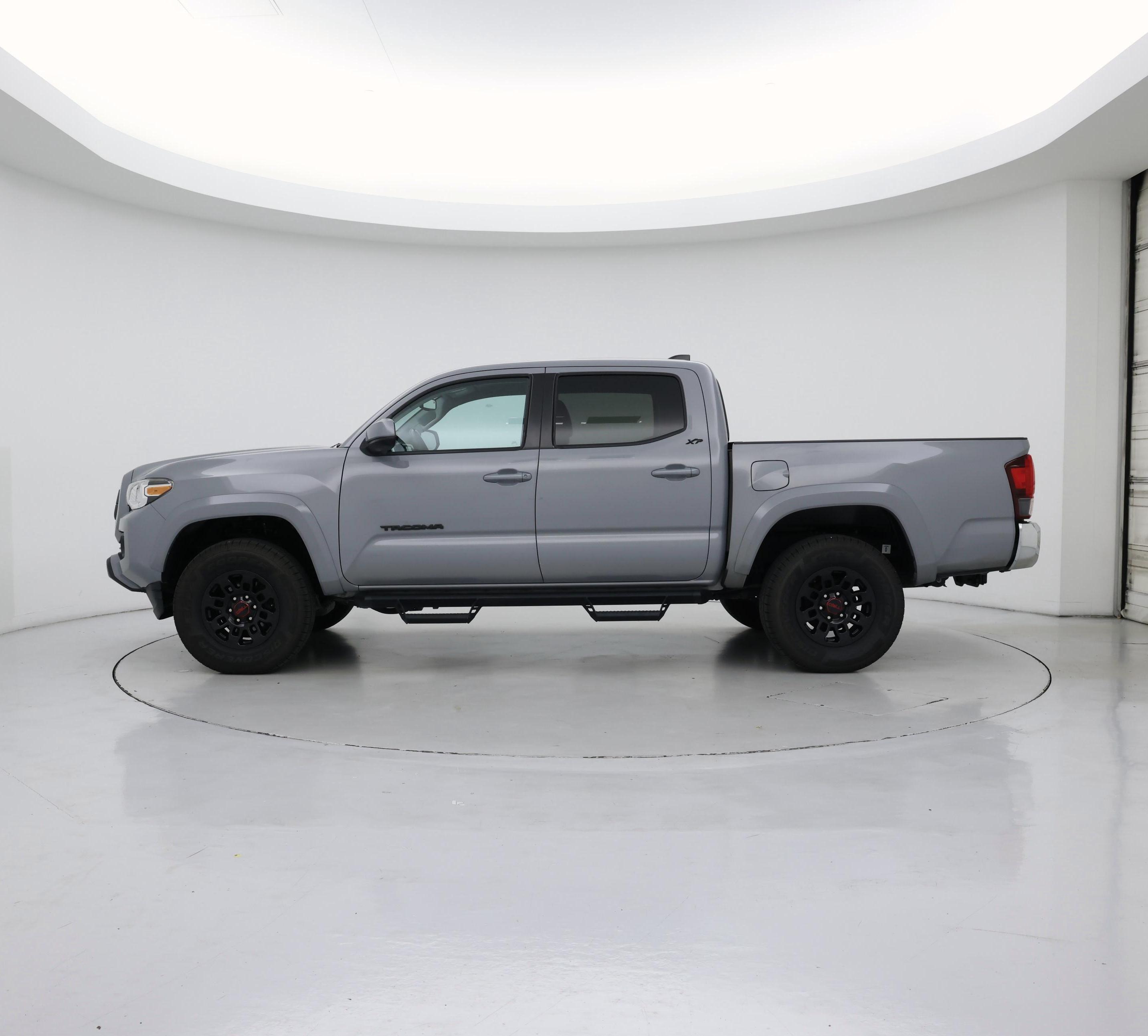 Thumbnail: 2021 Toyota Tacoma - 3