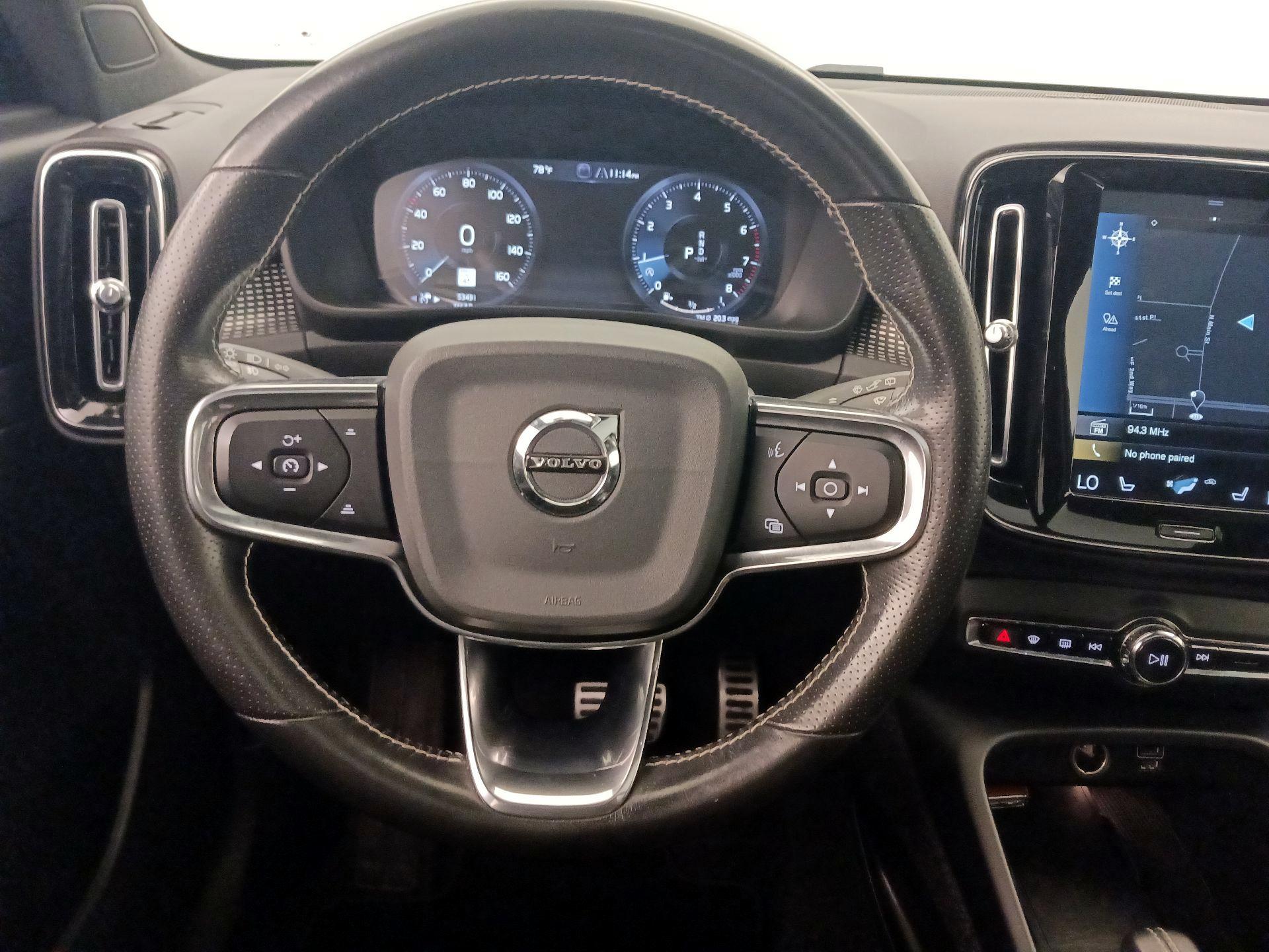 Thumbnail: 2021 Volvo XC40 - 10