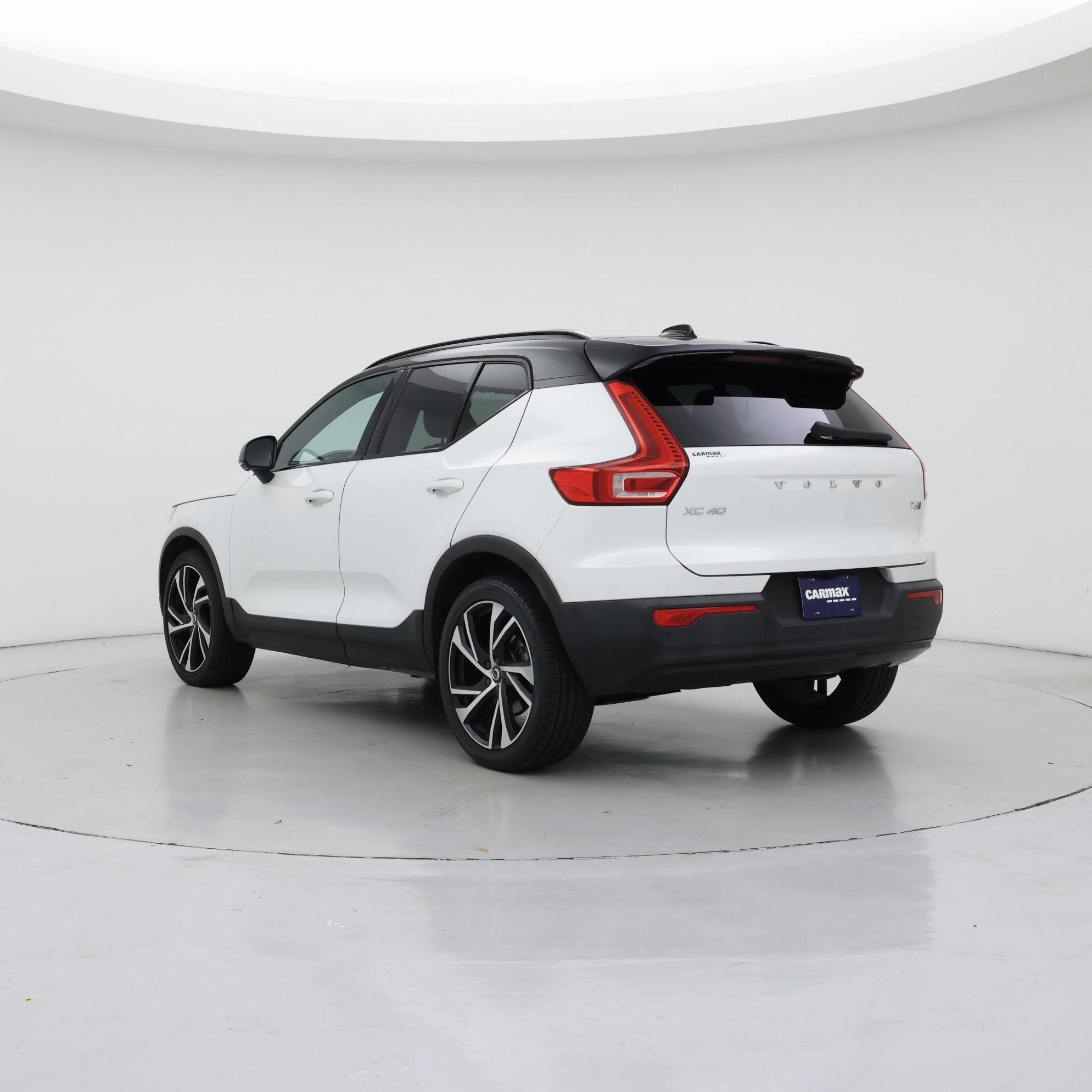 Thumbnail: 2021 Volvo XC40 - 2