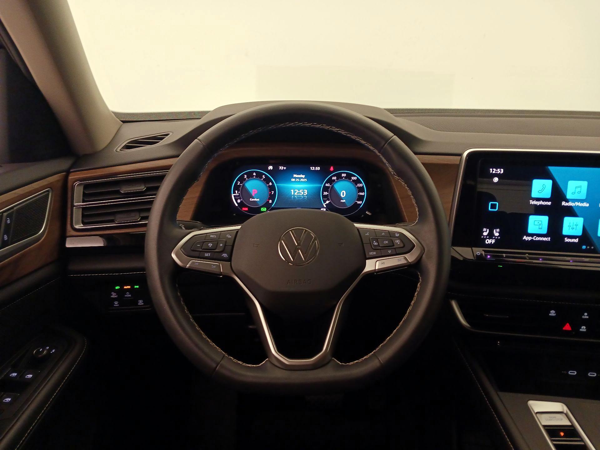 Thumbnail: 2024 Volkswagen Atlas - 10