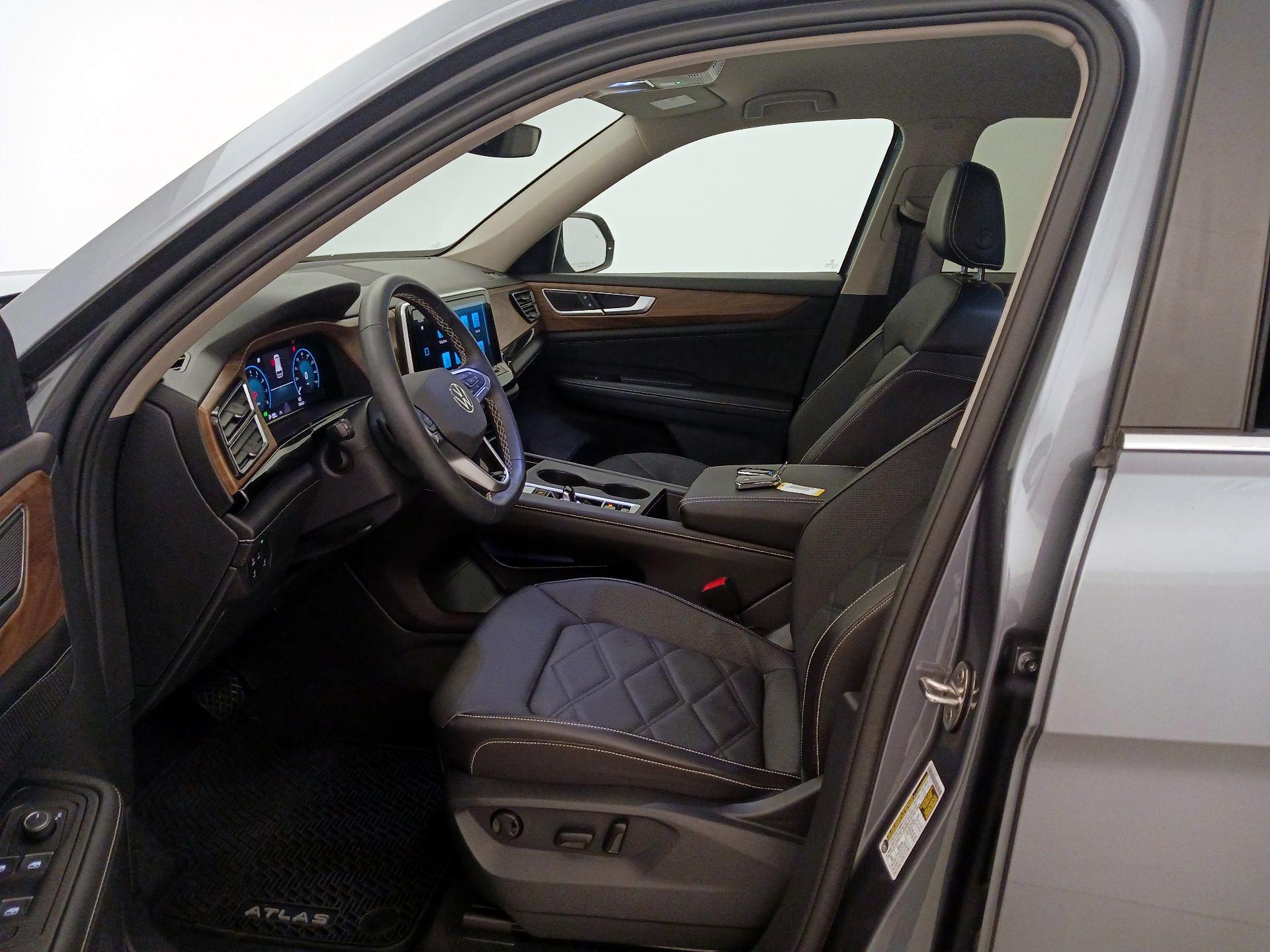 Thumbnail: 2024 Volkswagen Atlas - 11