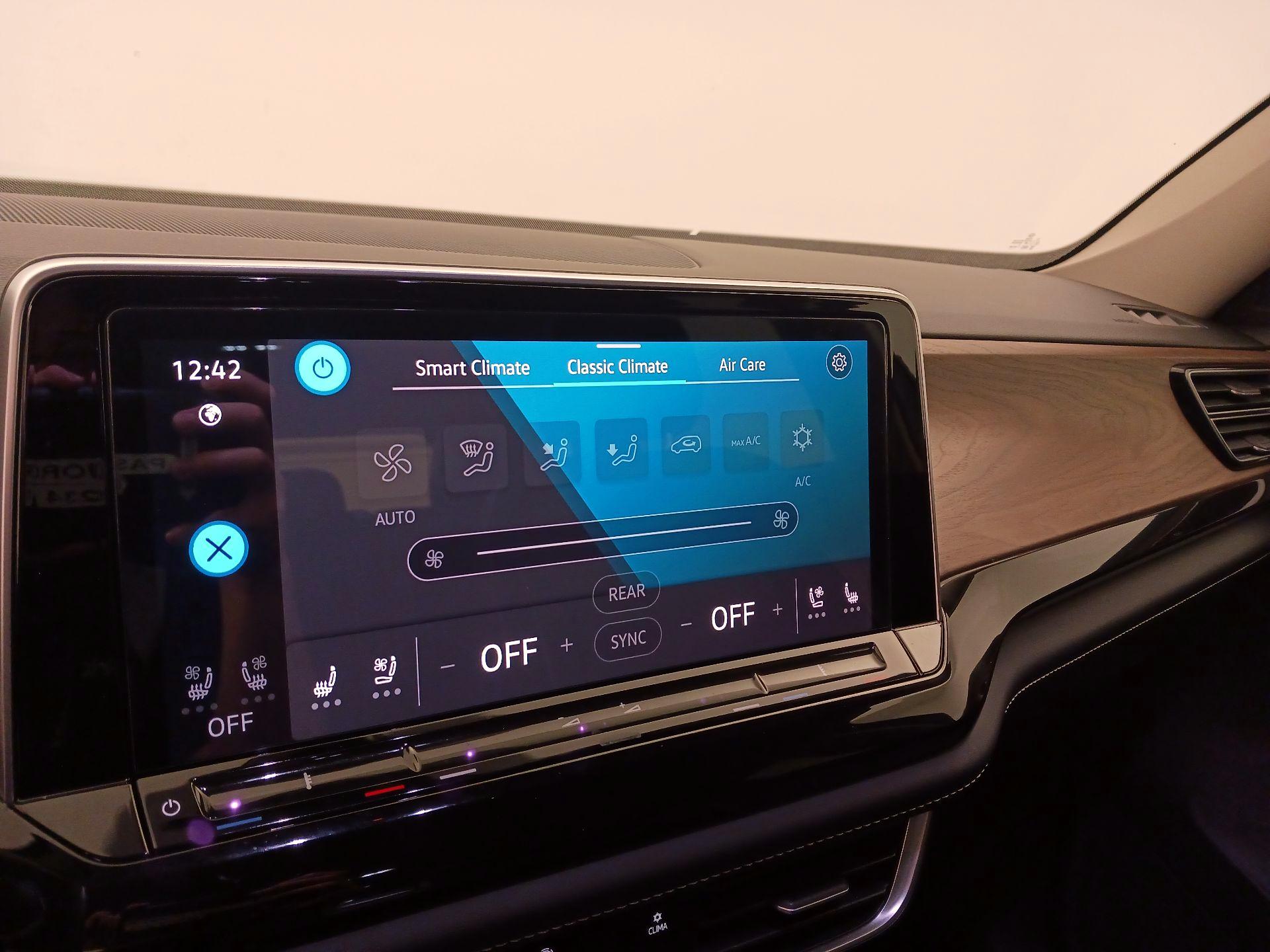 Thumbnail: 2024 Volkswagen Atlas - 16