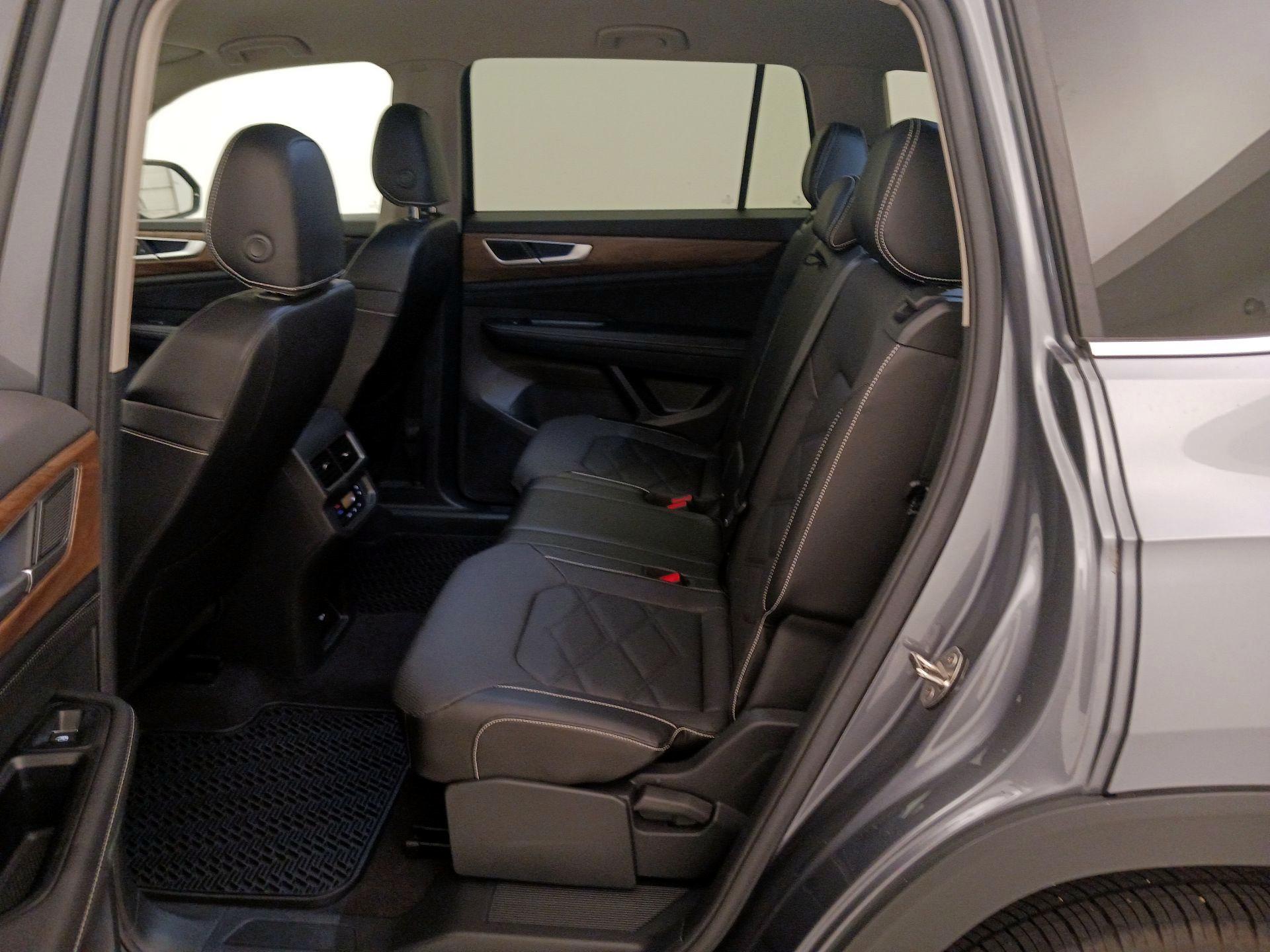 Thumbnail: 2024 Volkswagen Atlas - 19