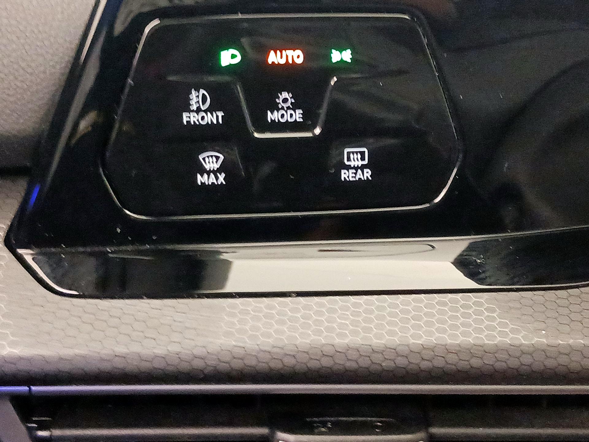 Thumbnail: 2023 Volkswagen Golf - 13