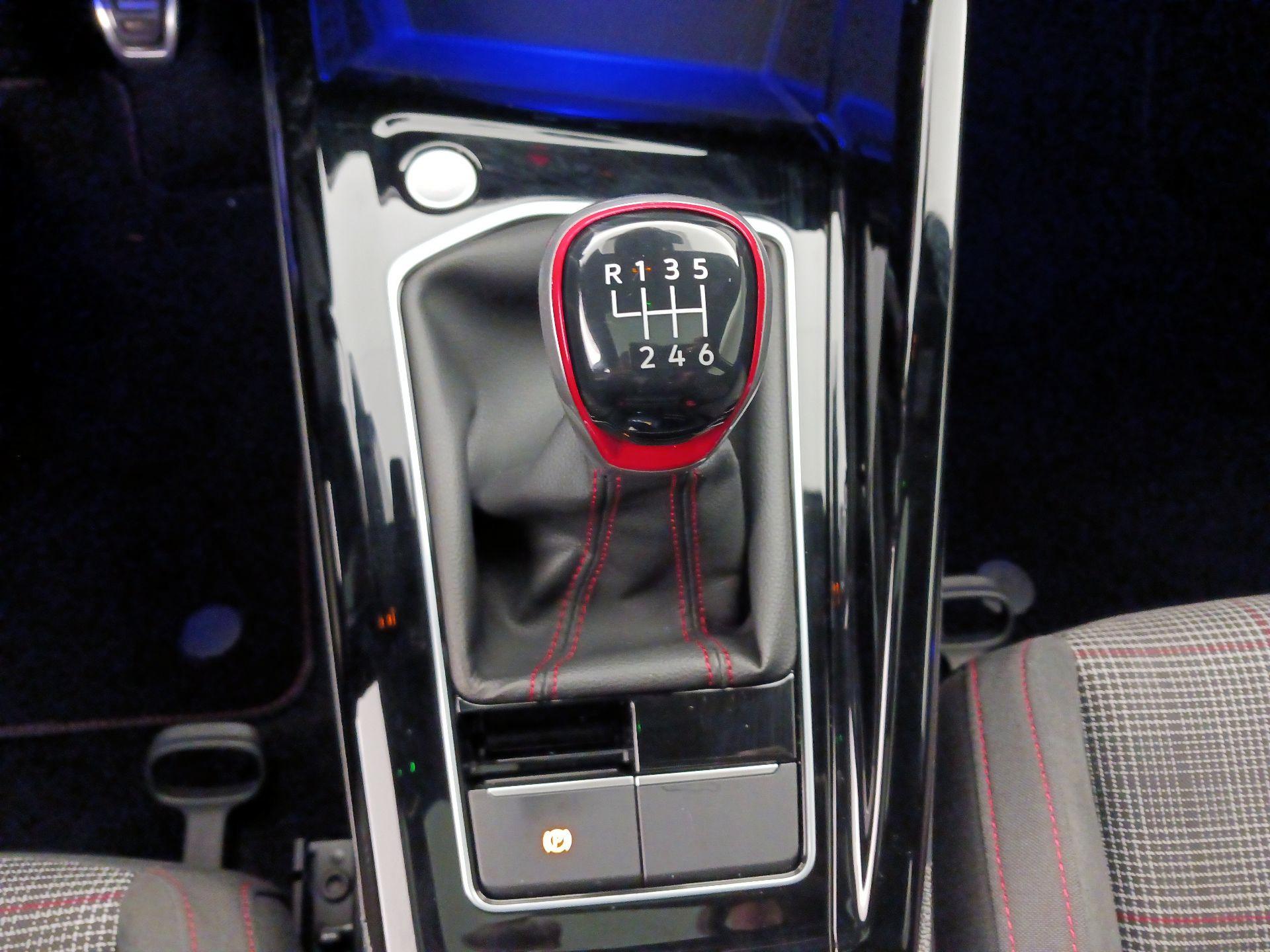 Thumbnail: 2023 Volkswagen Golf - 18