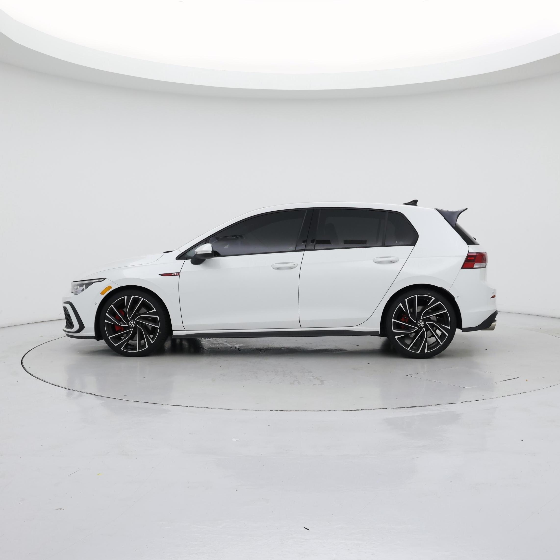 Thumbnail: 2023 Volkswagen Golf - 3