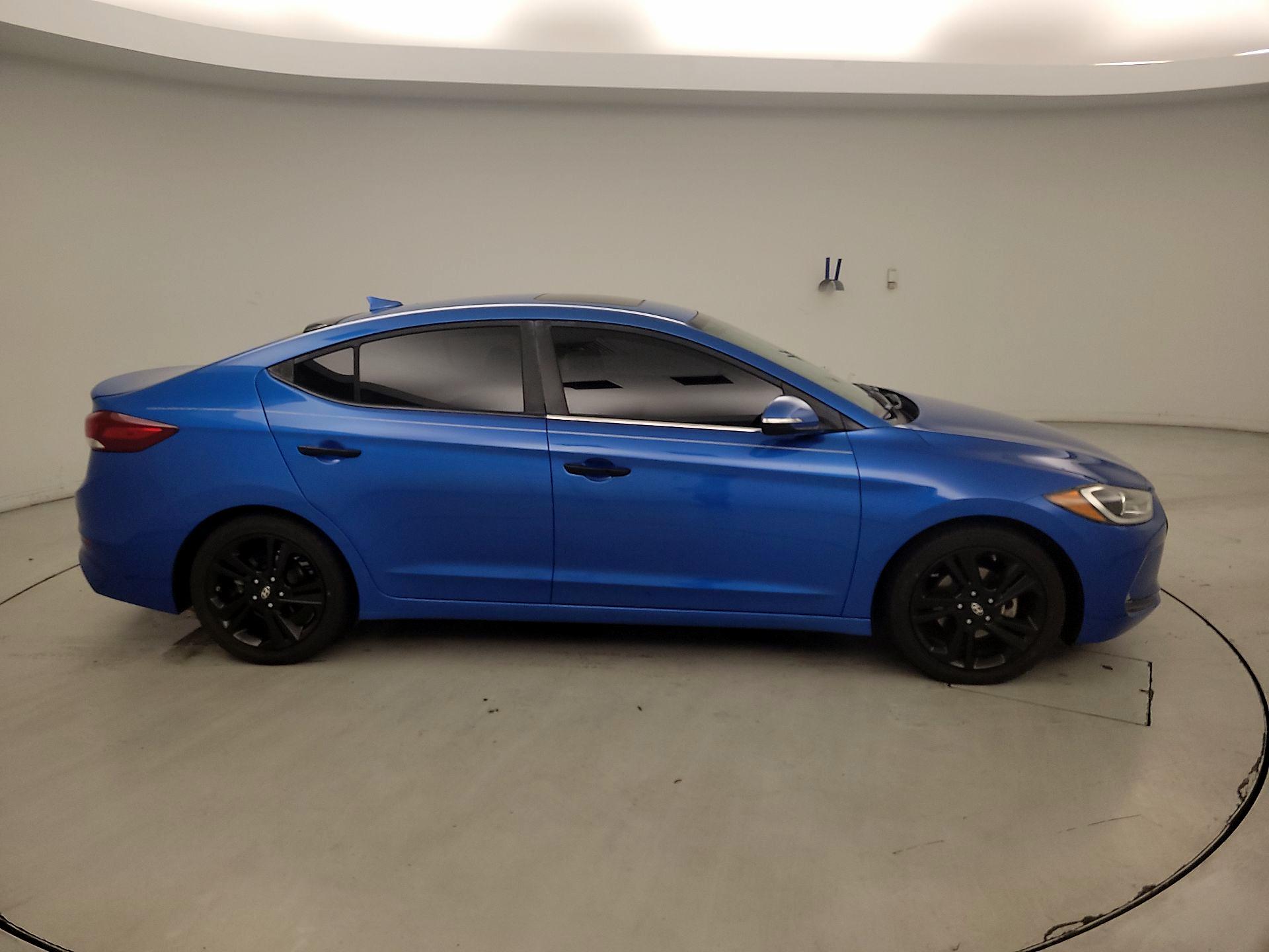 Thumbnail: 2017 Hyundai Elantra - 4
