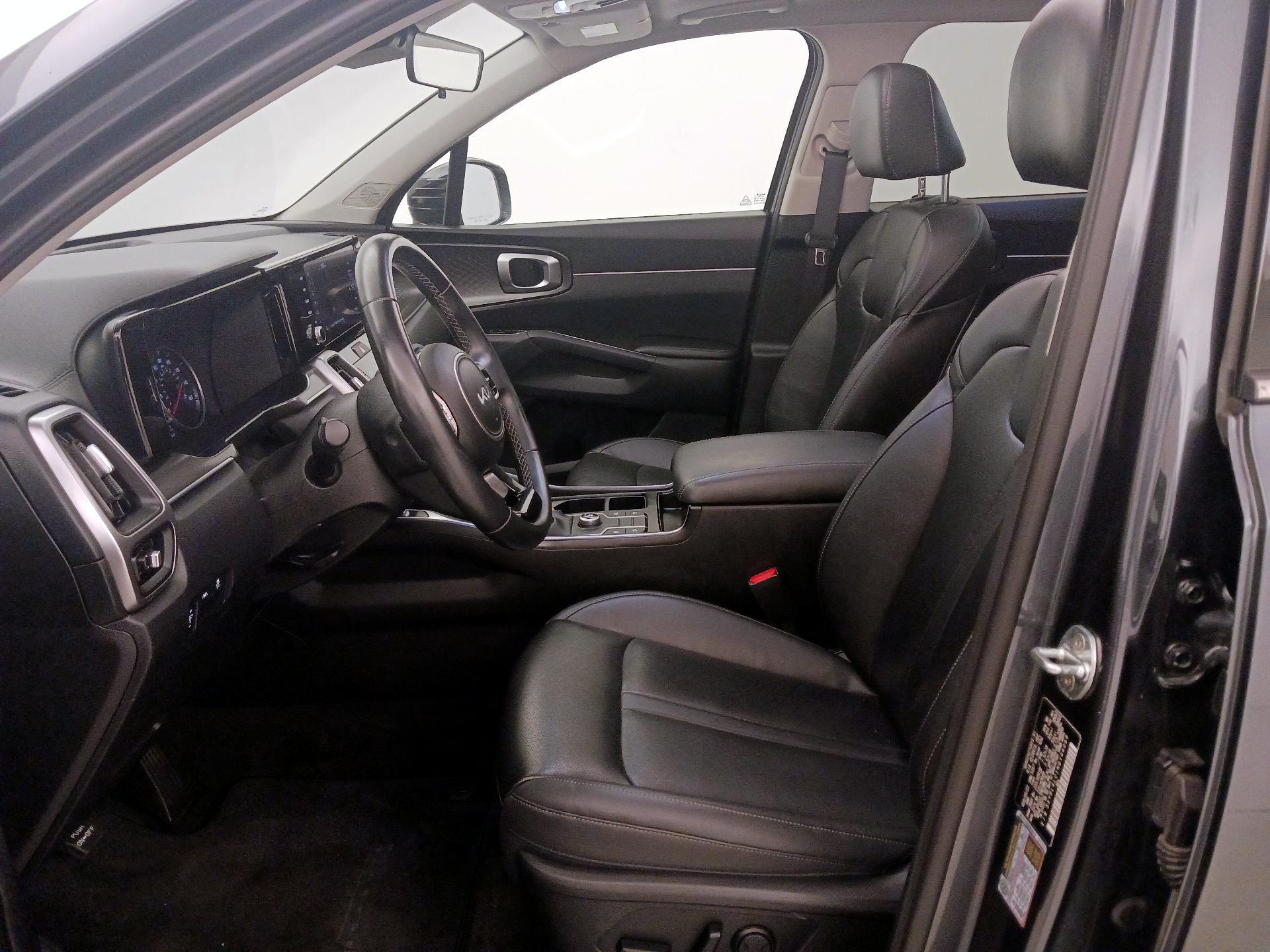 Thumbnail: 2022 Kia Sorento - 11