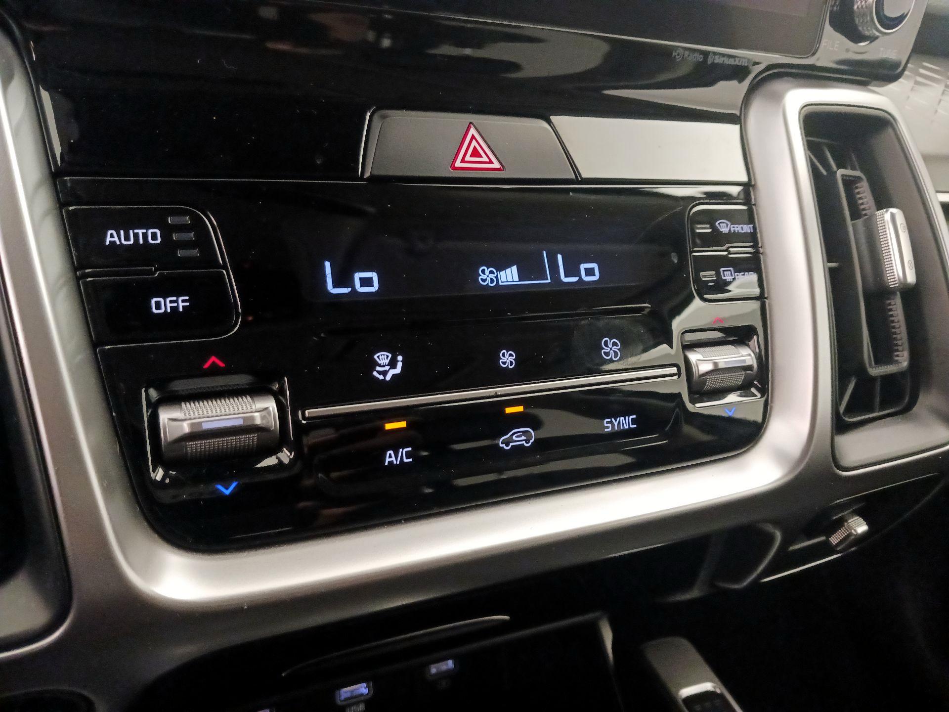 Thumbnail: 2022 Kia Sorento - 17