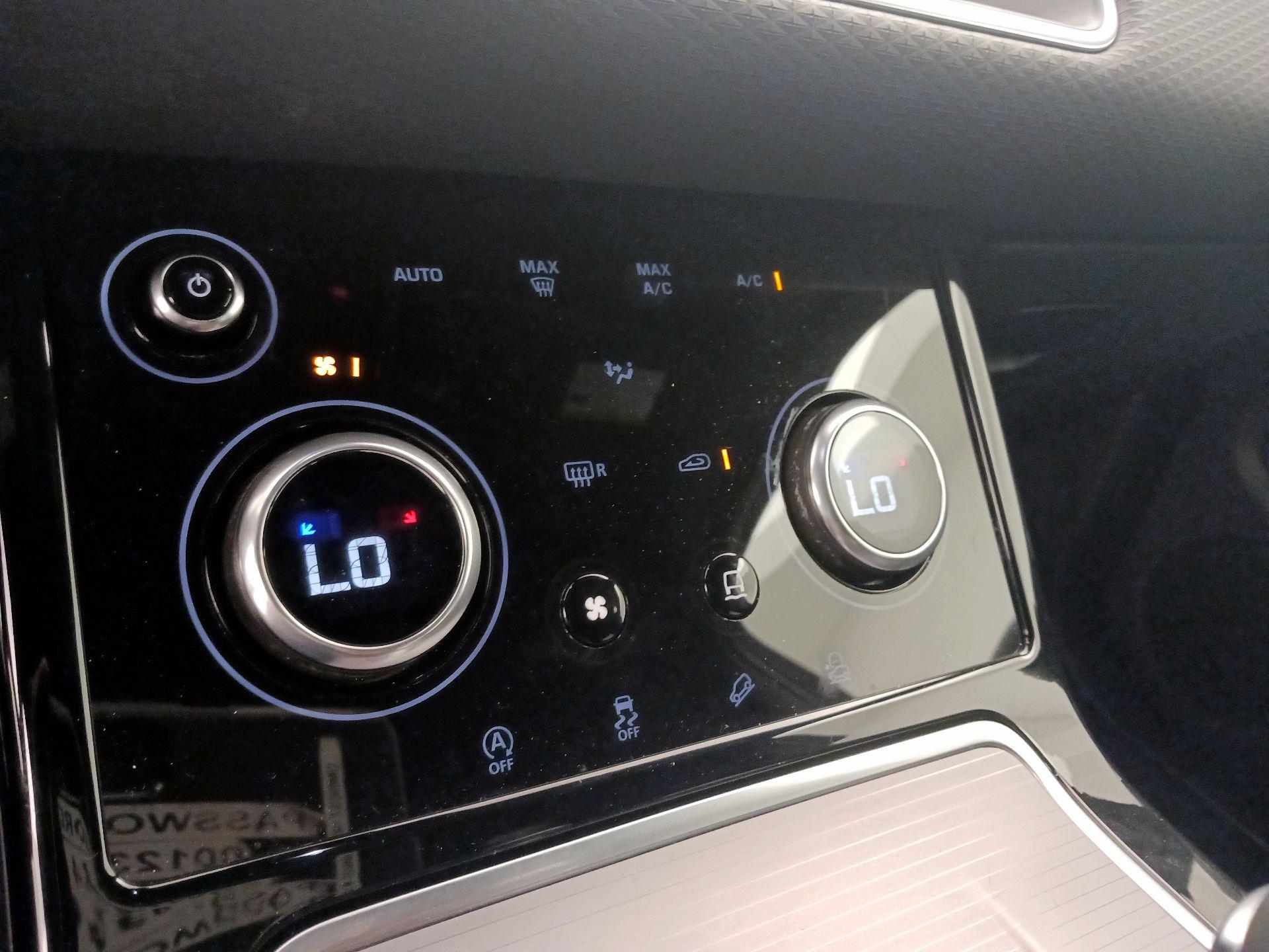 Thumbnail: 2020 Land Rover Range Rover Evoque - 17